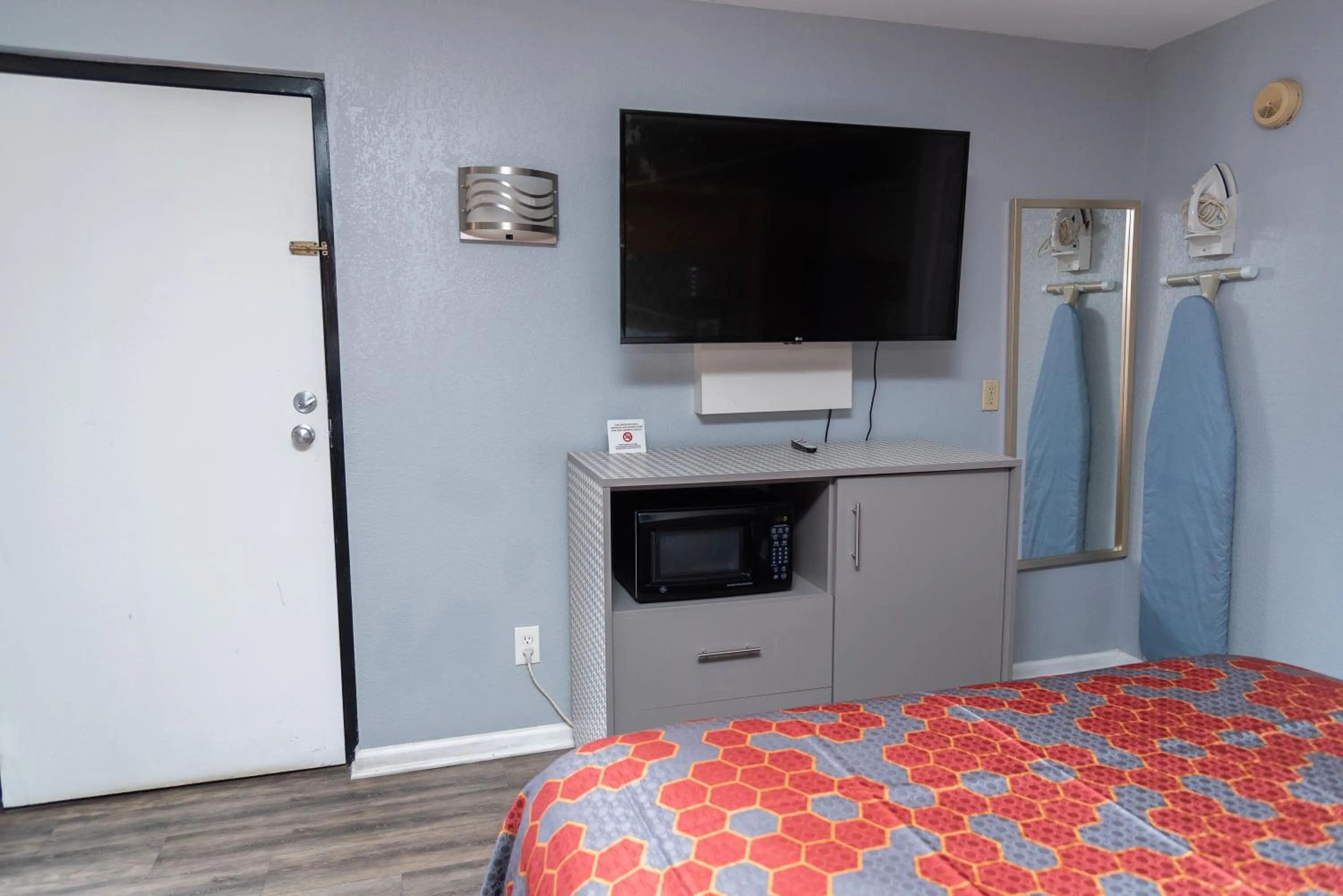 Bedroom, Bed in Columbus Inn and Suites