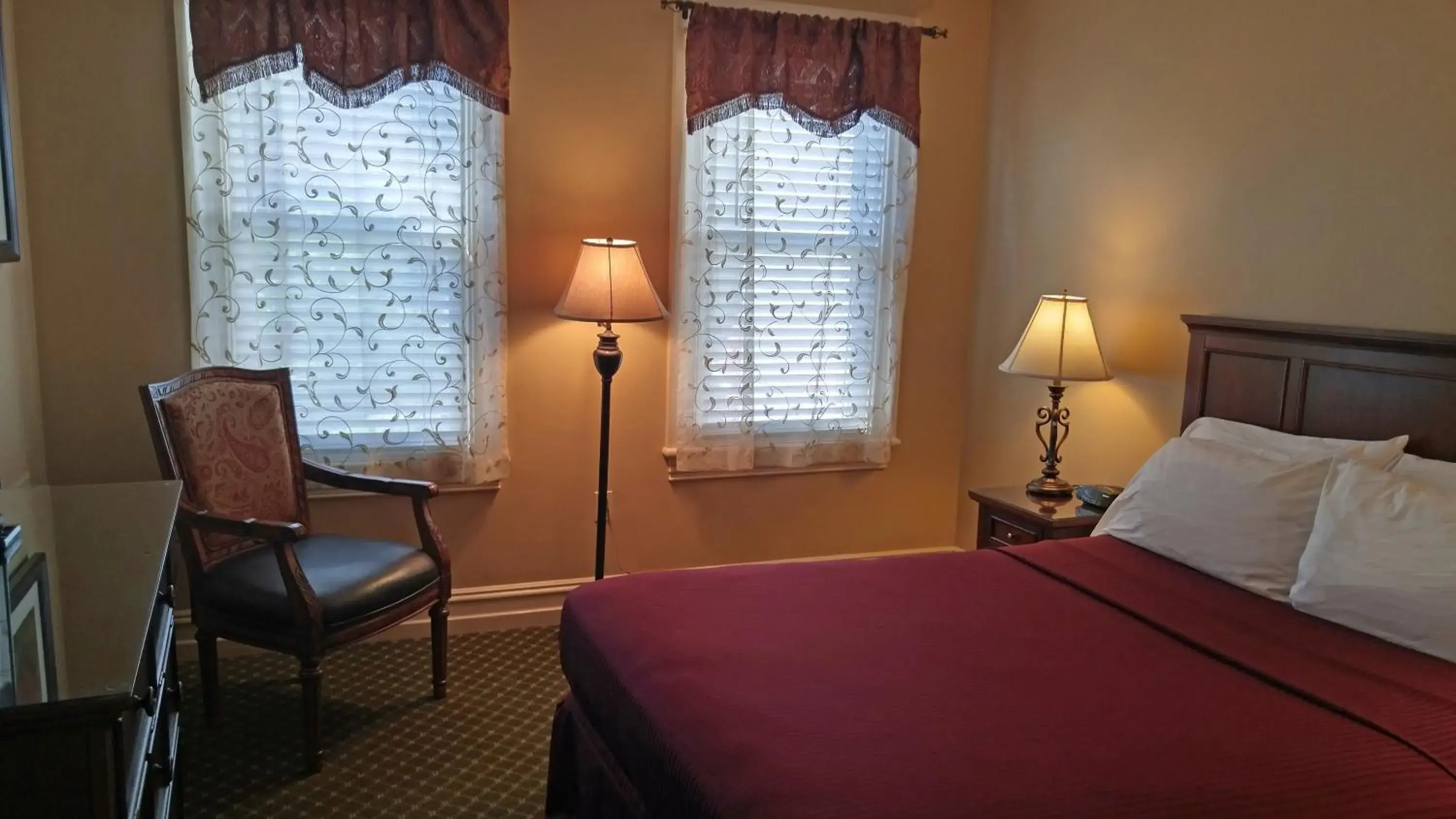 Photo of the whole room, Bed in The Inn at Jim Thorpe