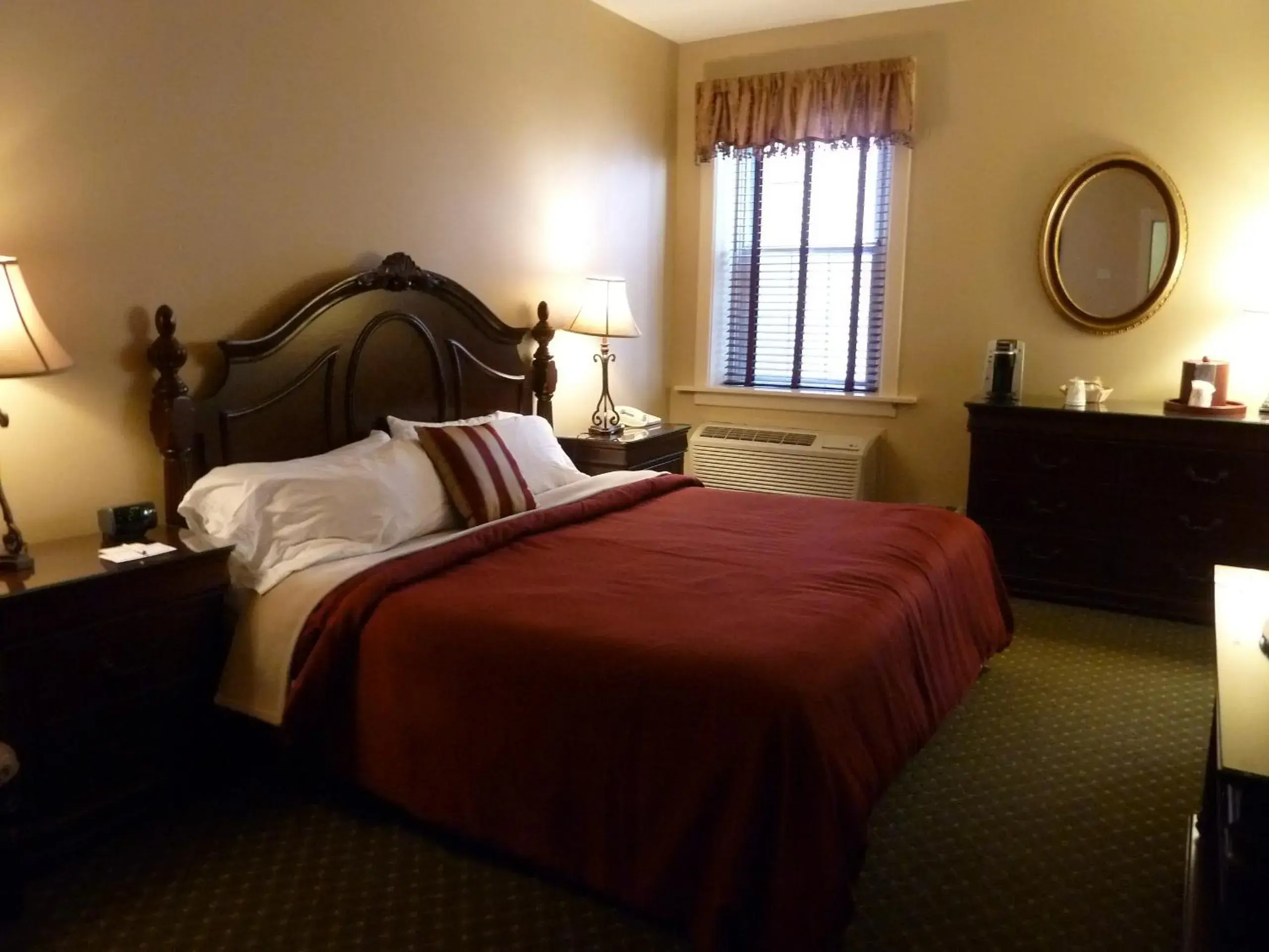 Bedroom, Bed in The Inn at Jim Thorpe
