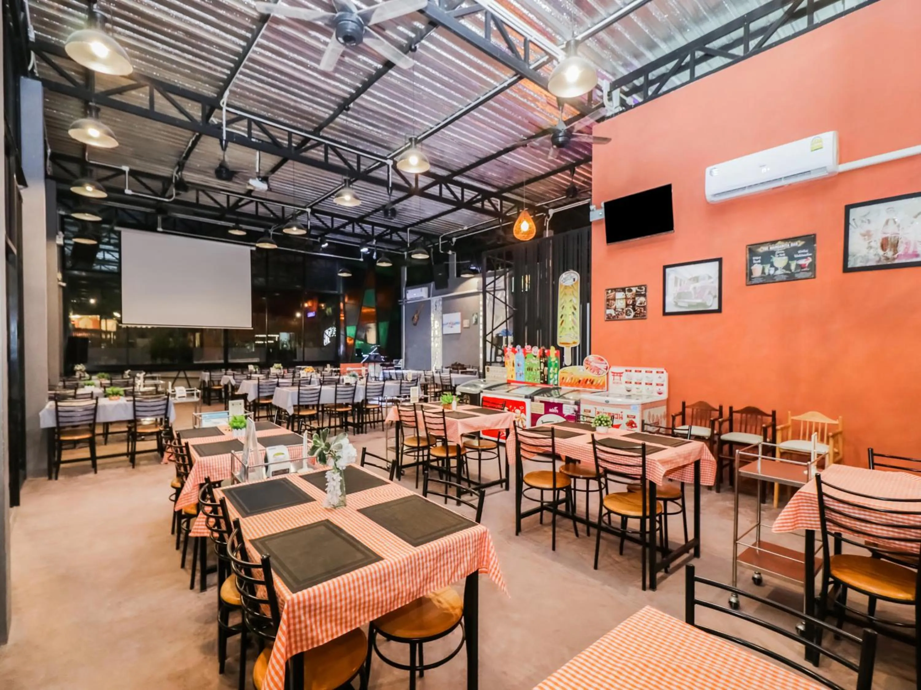 Restaurant/places to eat in Baan Noppadol Hua Hin Loft