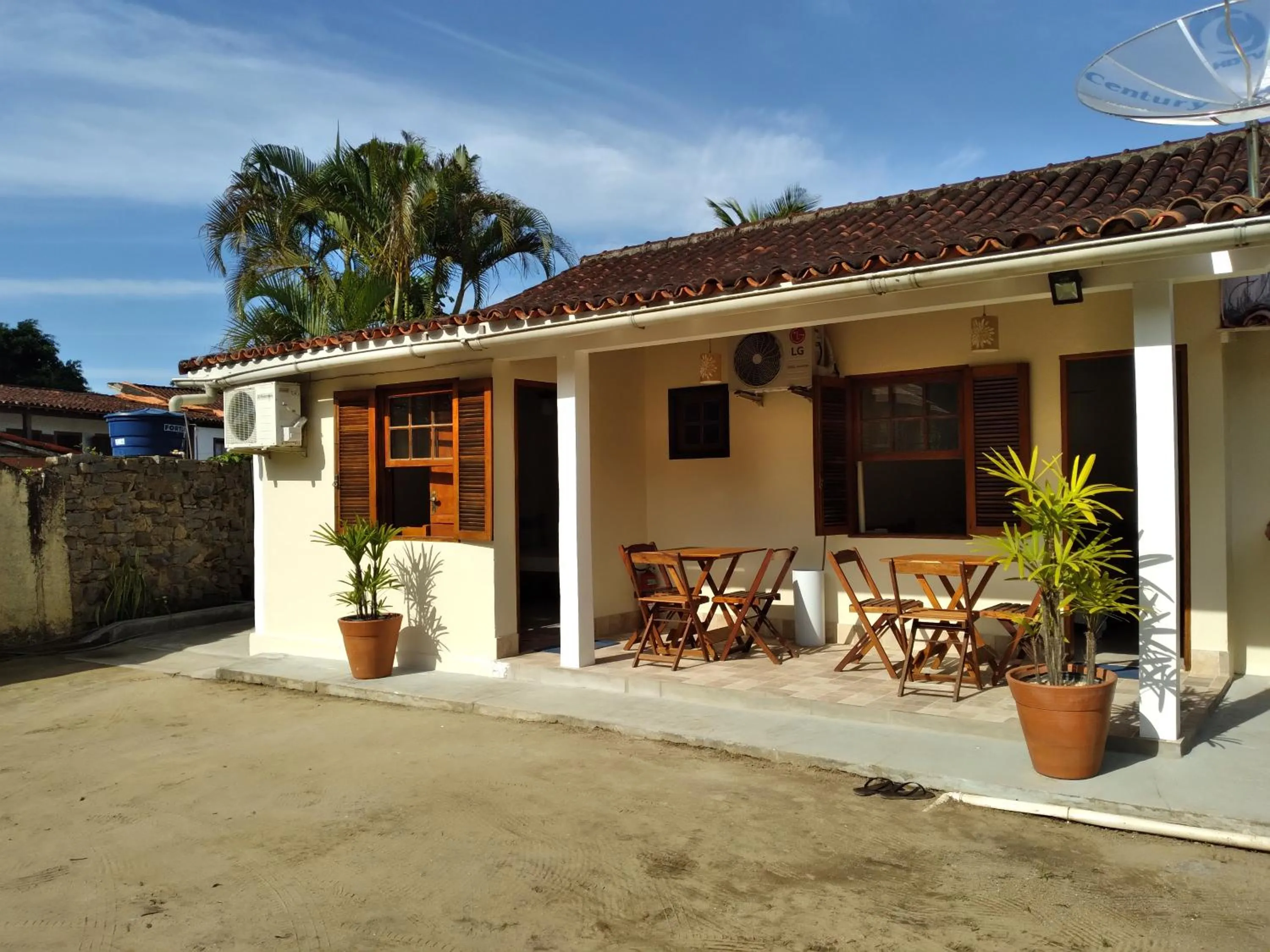 Triple Room with Balcony in Pousada Marimbá
