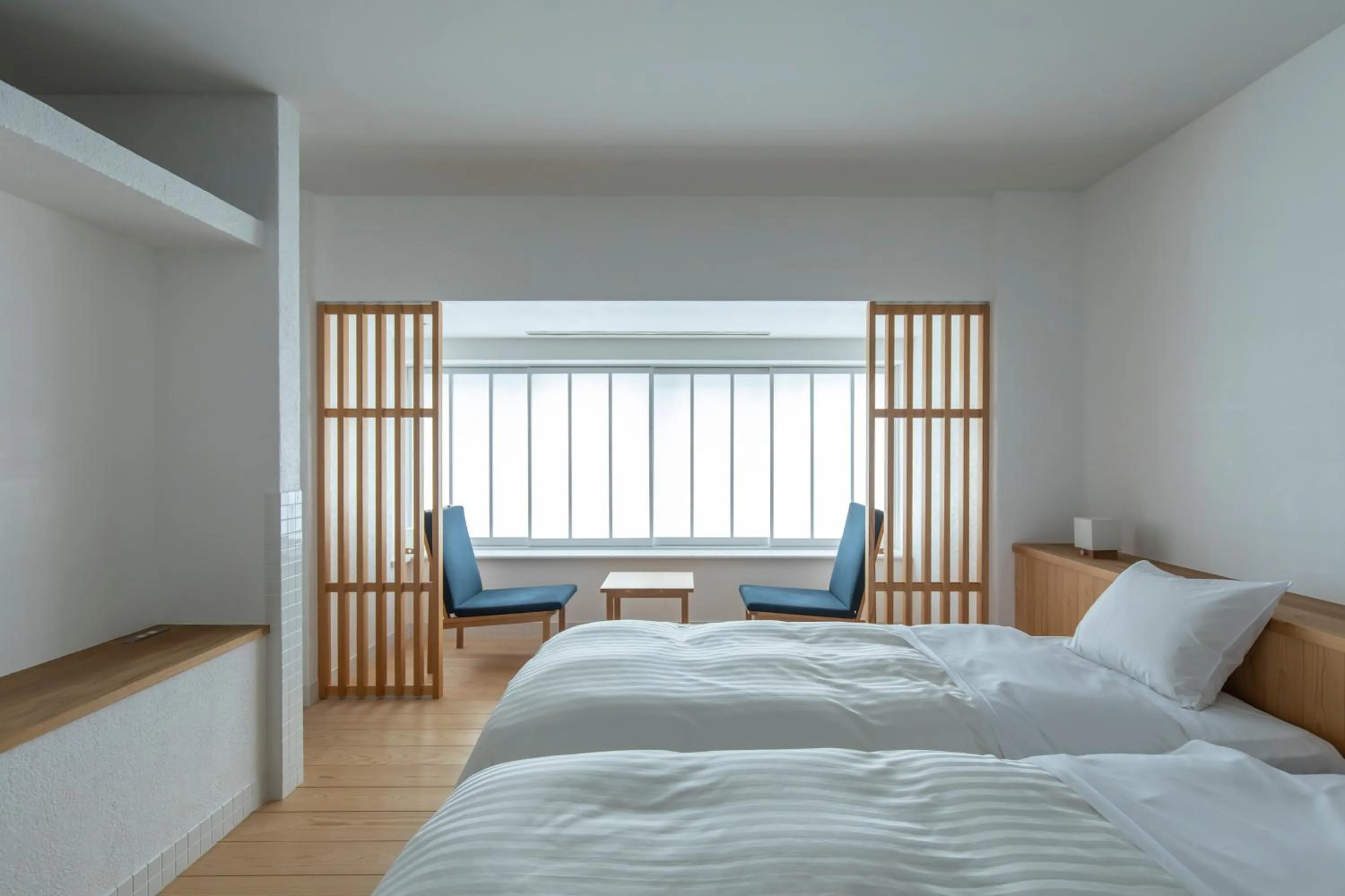 Photo of the whole room, Bed in Sensui