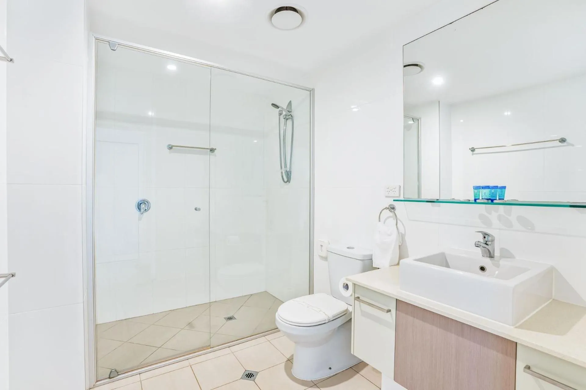 Bathroom in Rainbow Sea Resort