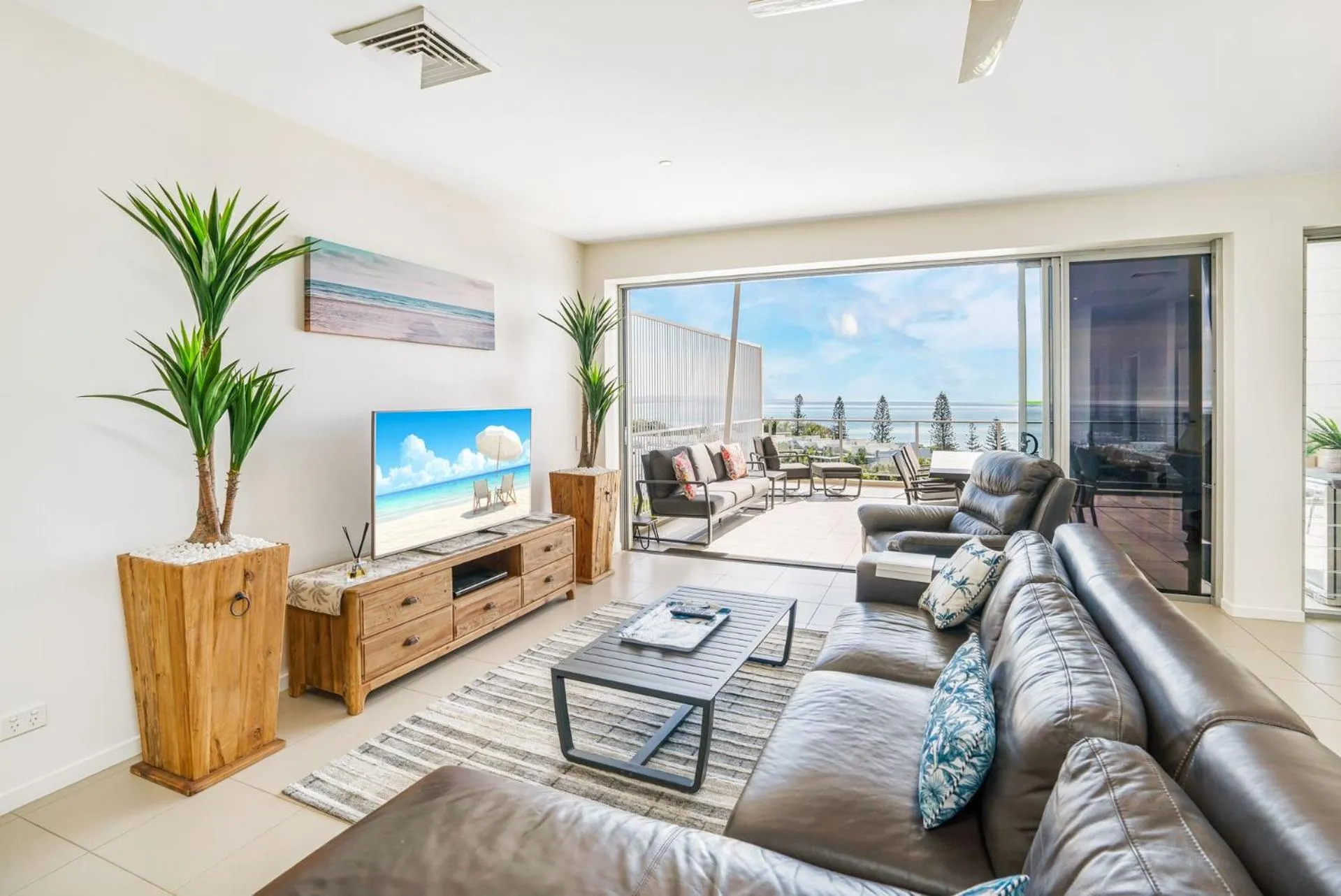 Living room in Rainbow Sea Resort