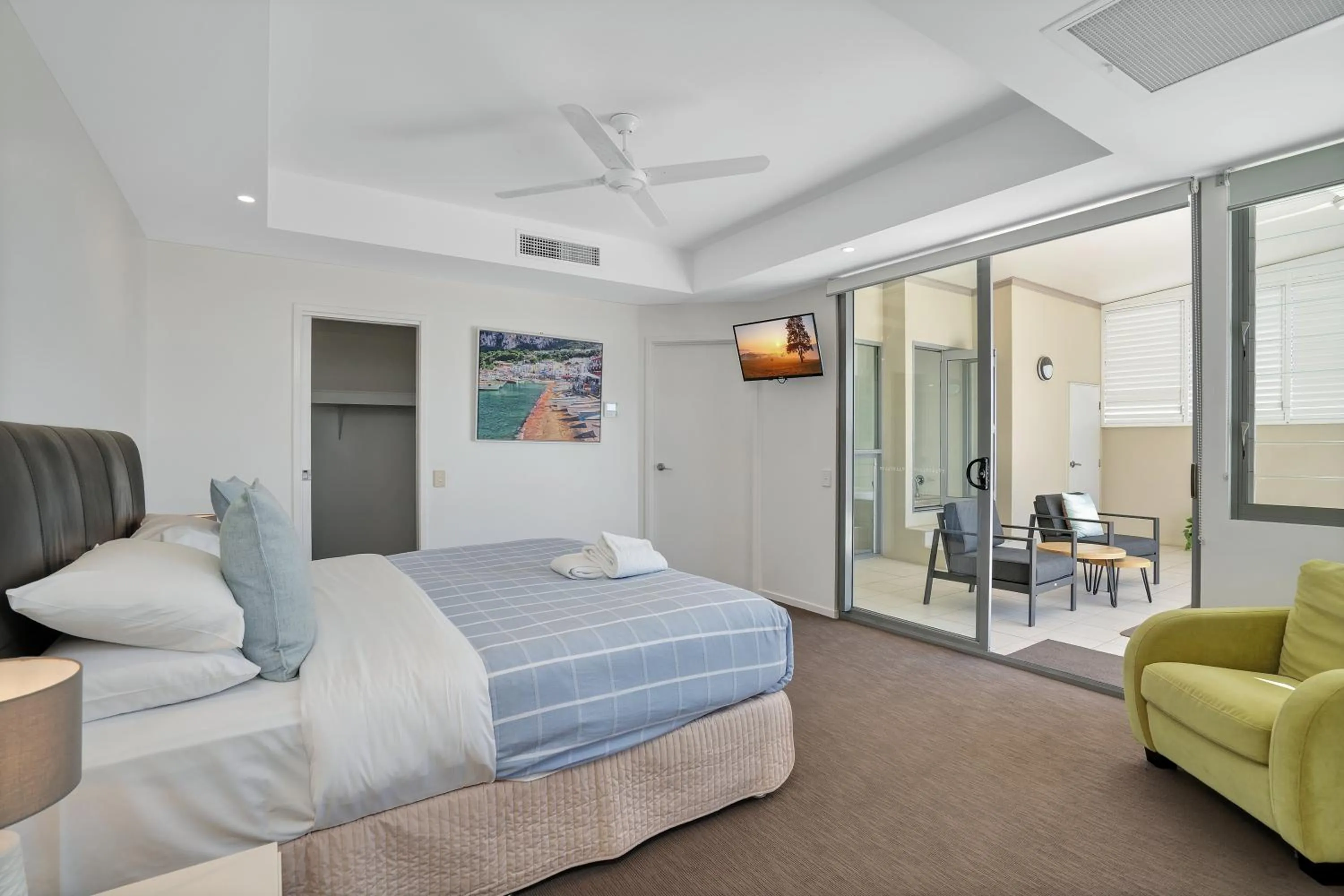 Bedroom, Bed in Rainbow Sea Resort