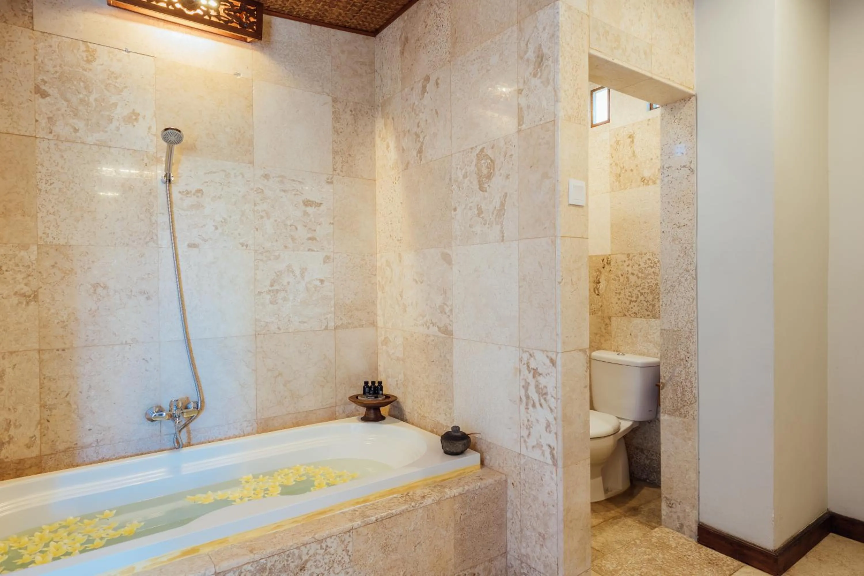 Shower in Desa Swan Villas & SPA, Keramas