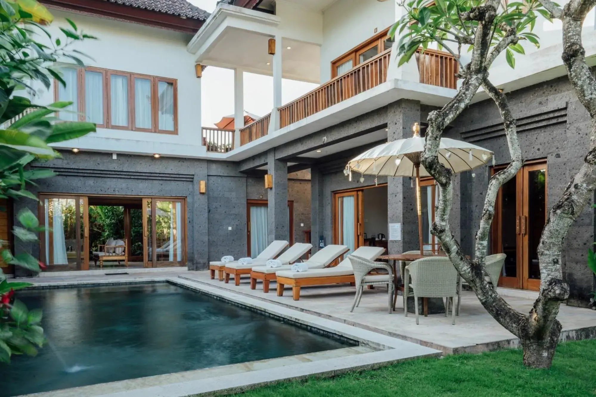 Swimming pool in Desa Swan Villas & SPA, Keramas Swimming pool in Desa Swan Villas & SPA, Keramas