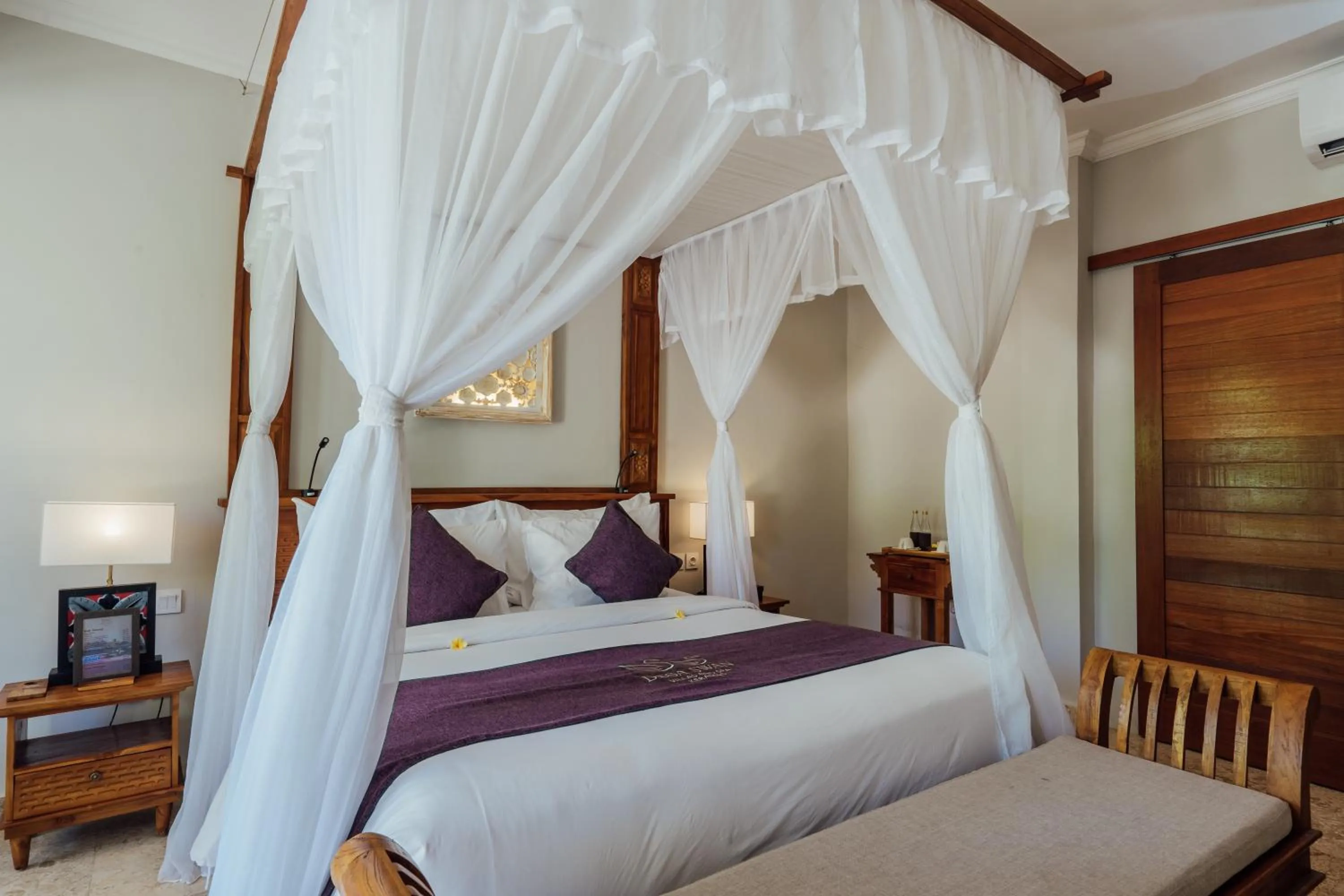 Bedroom, Bed in Desa Swan Villas & SPA, Keramas