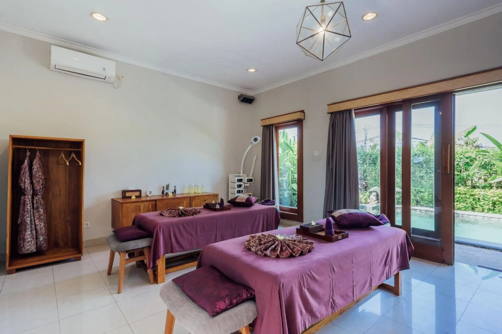 Spa and wellness centre/facilities, Bed in Desa Swan Villas & SPA, Keramas