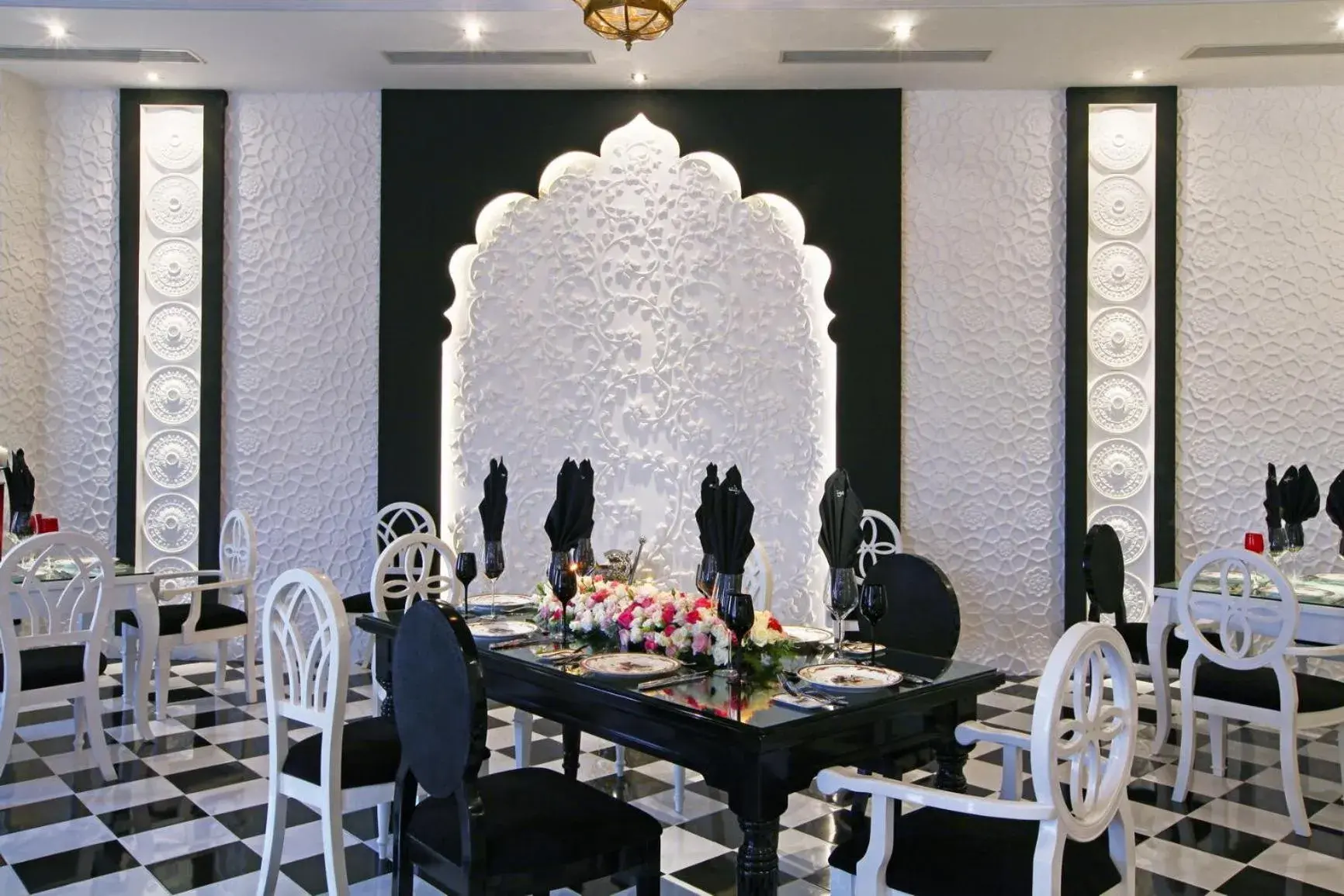 Restaurant/places to eat in Chloe Gallery Restaurant/places to eat in Chloe Gallery