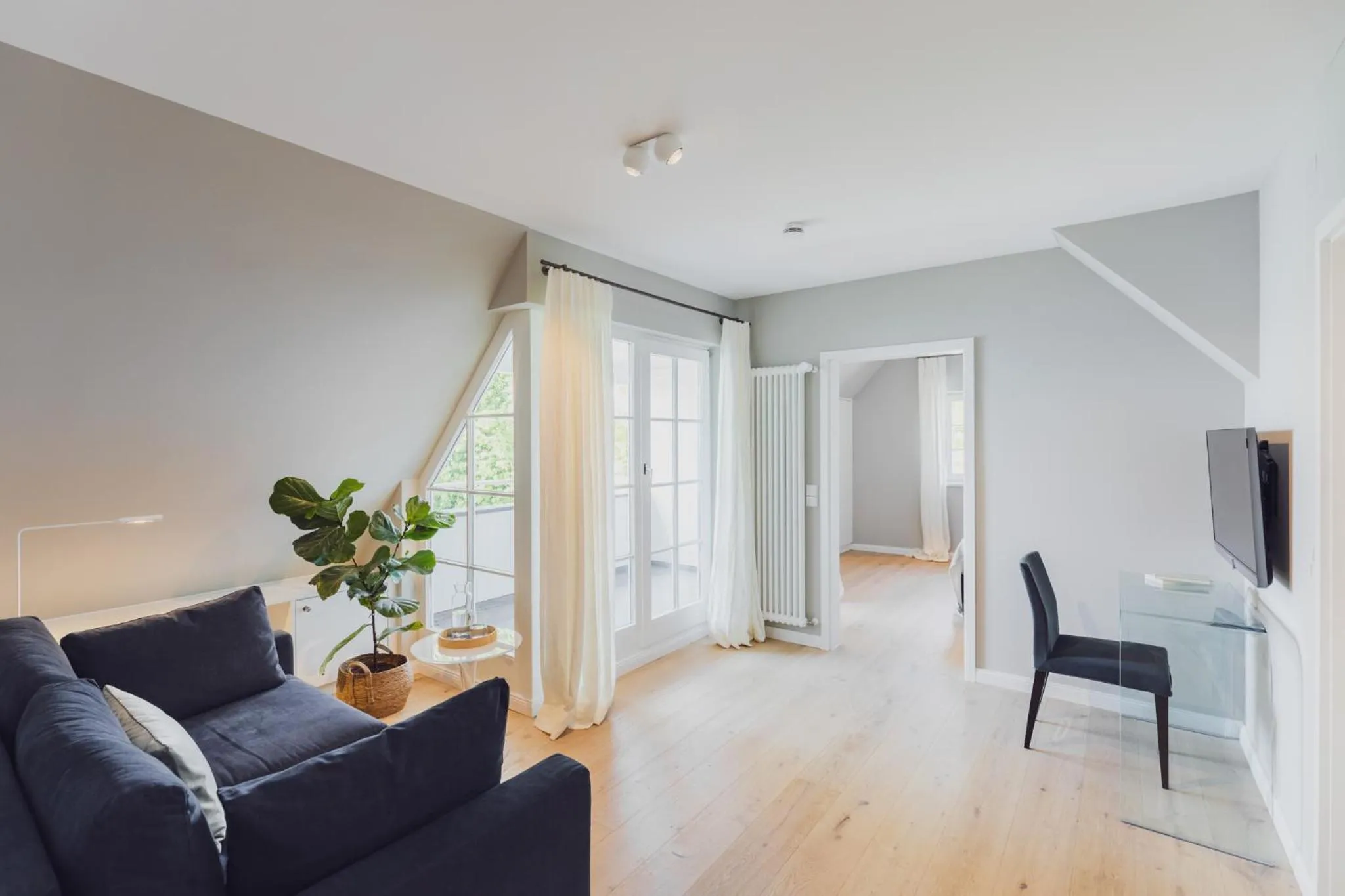 TV and multimedia in Hotel Caraleon