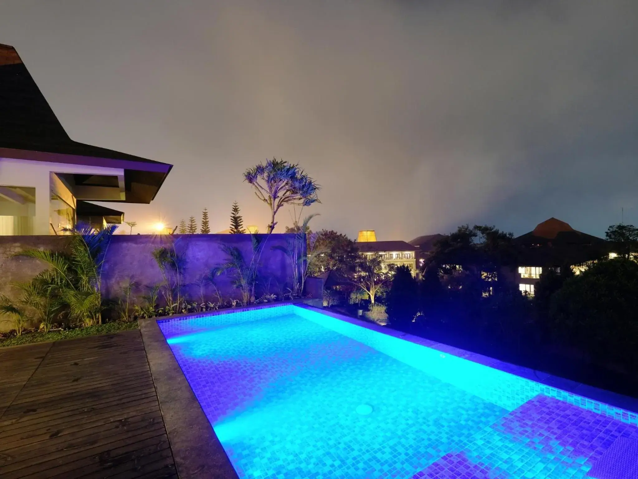 Swimming pool in The Singhasari Resort Batu Swimming pool in The Singhasari Resort Batu