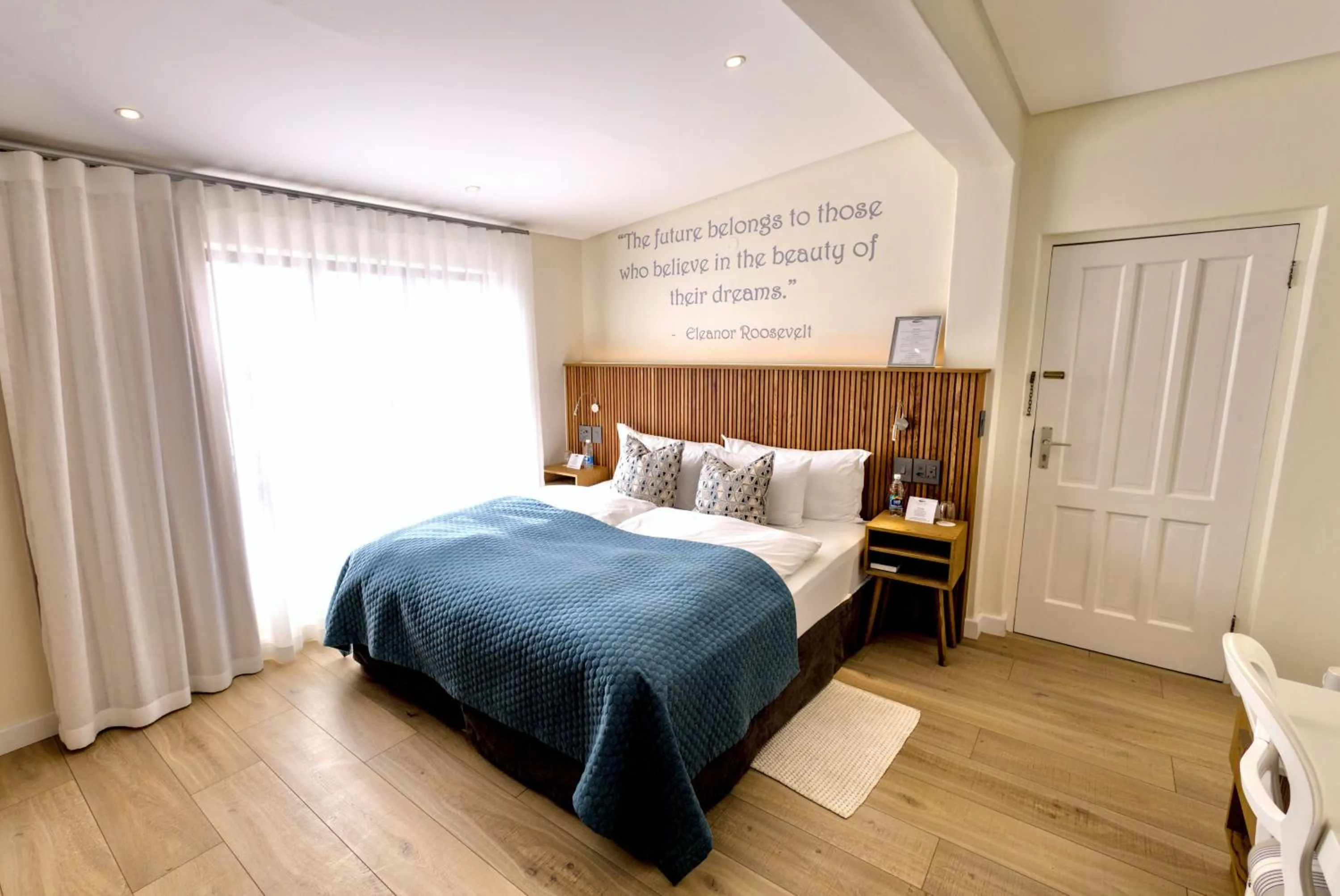 Bed in Oyster Box Guesthouse