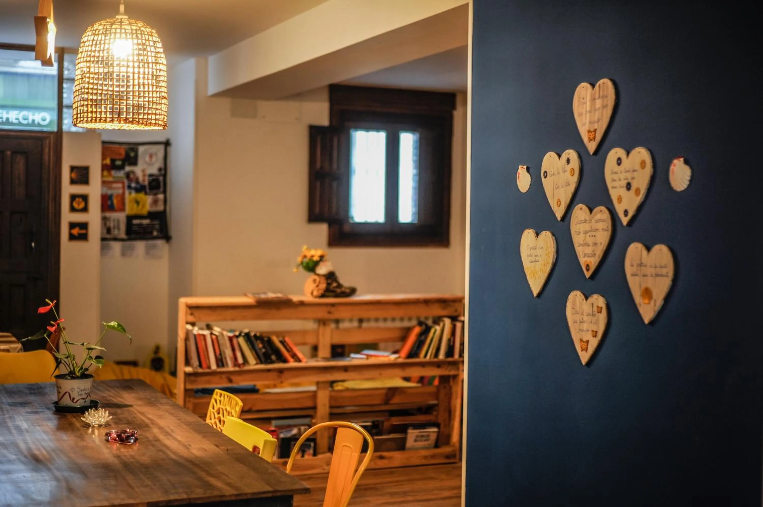 Restaurant/Places to Eat in Albergue Estrella Guia Solo Peregrinos