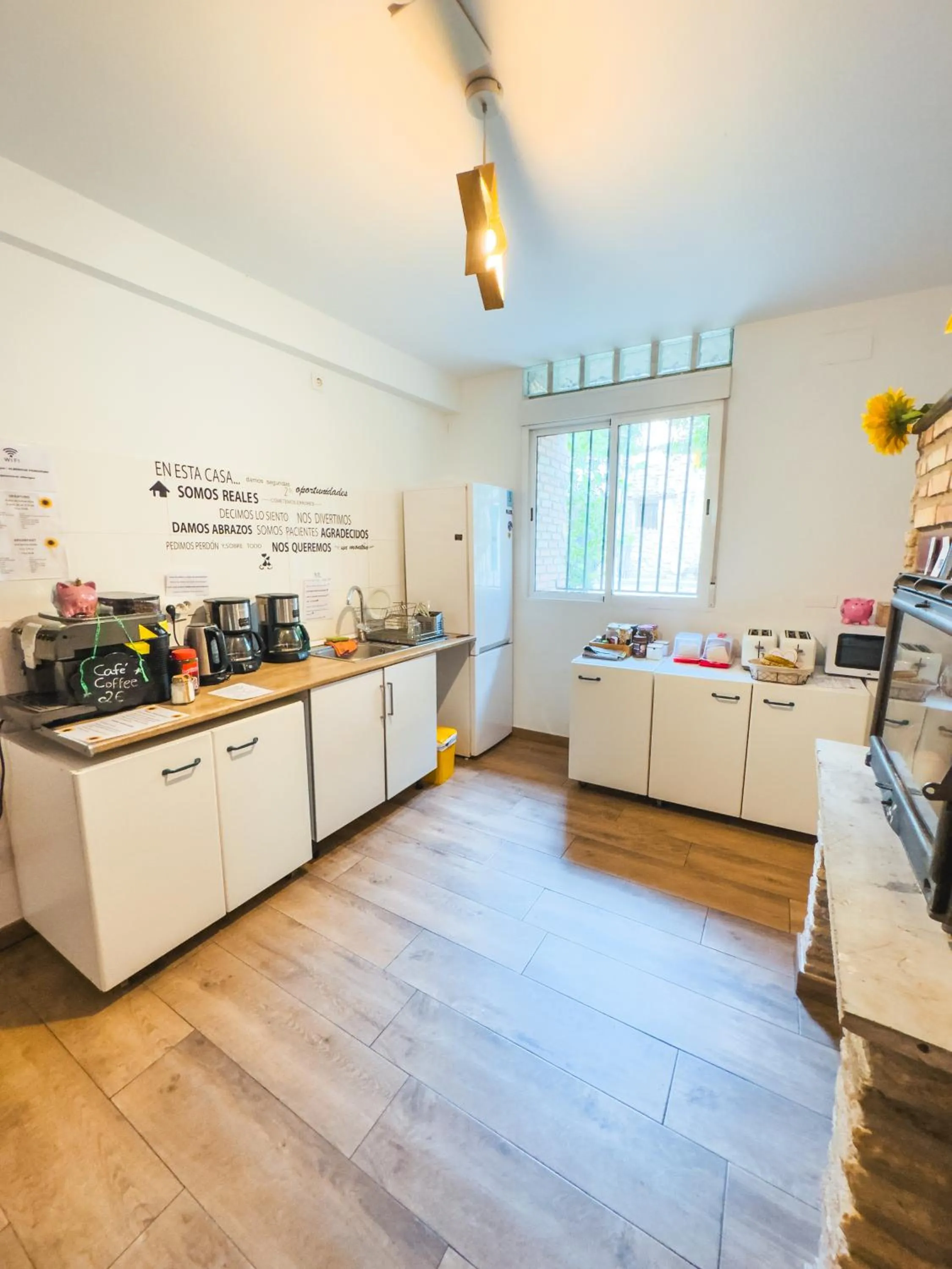 Coffee/tea facilities in Albergue Estrella Guia