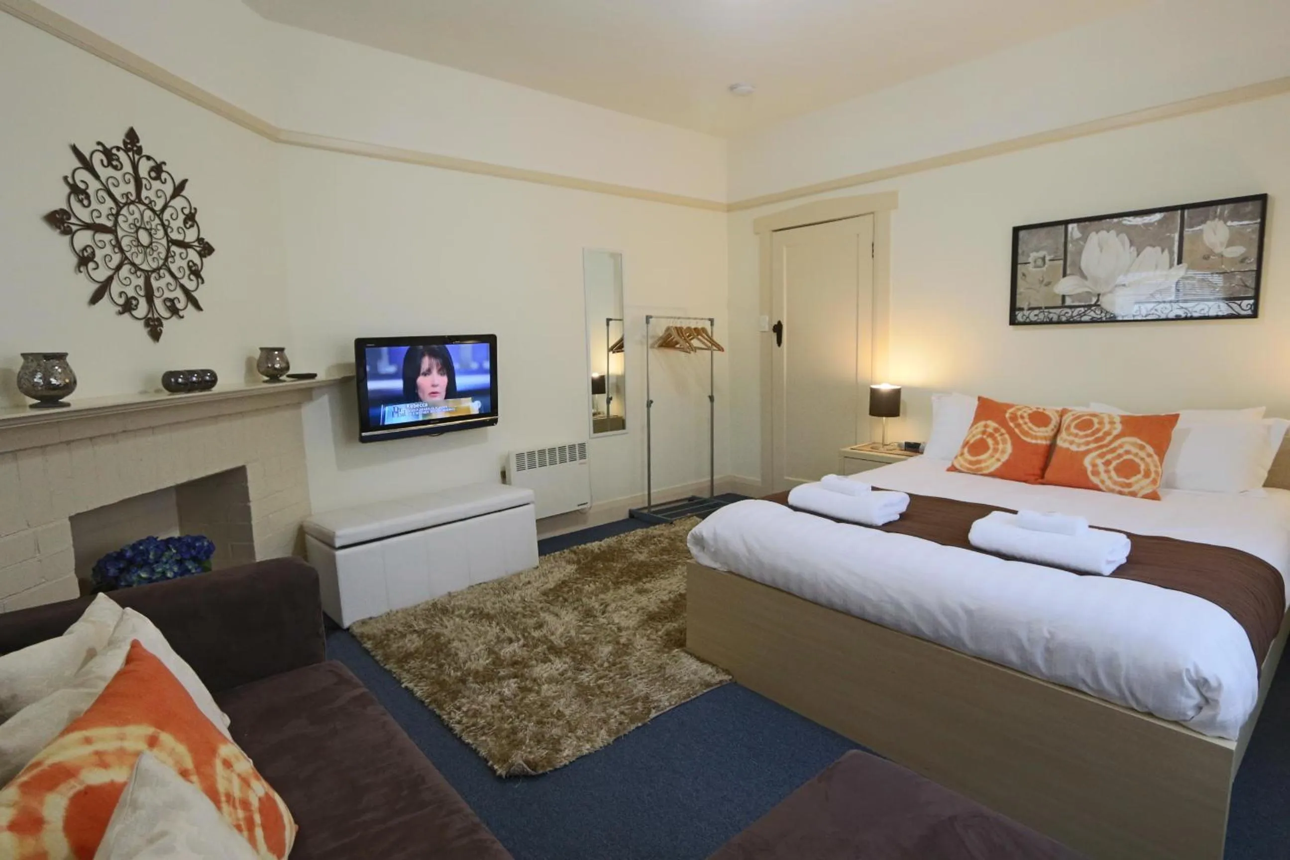 Bedroom, Bed in Moonah Central Apartments