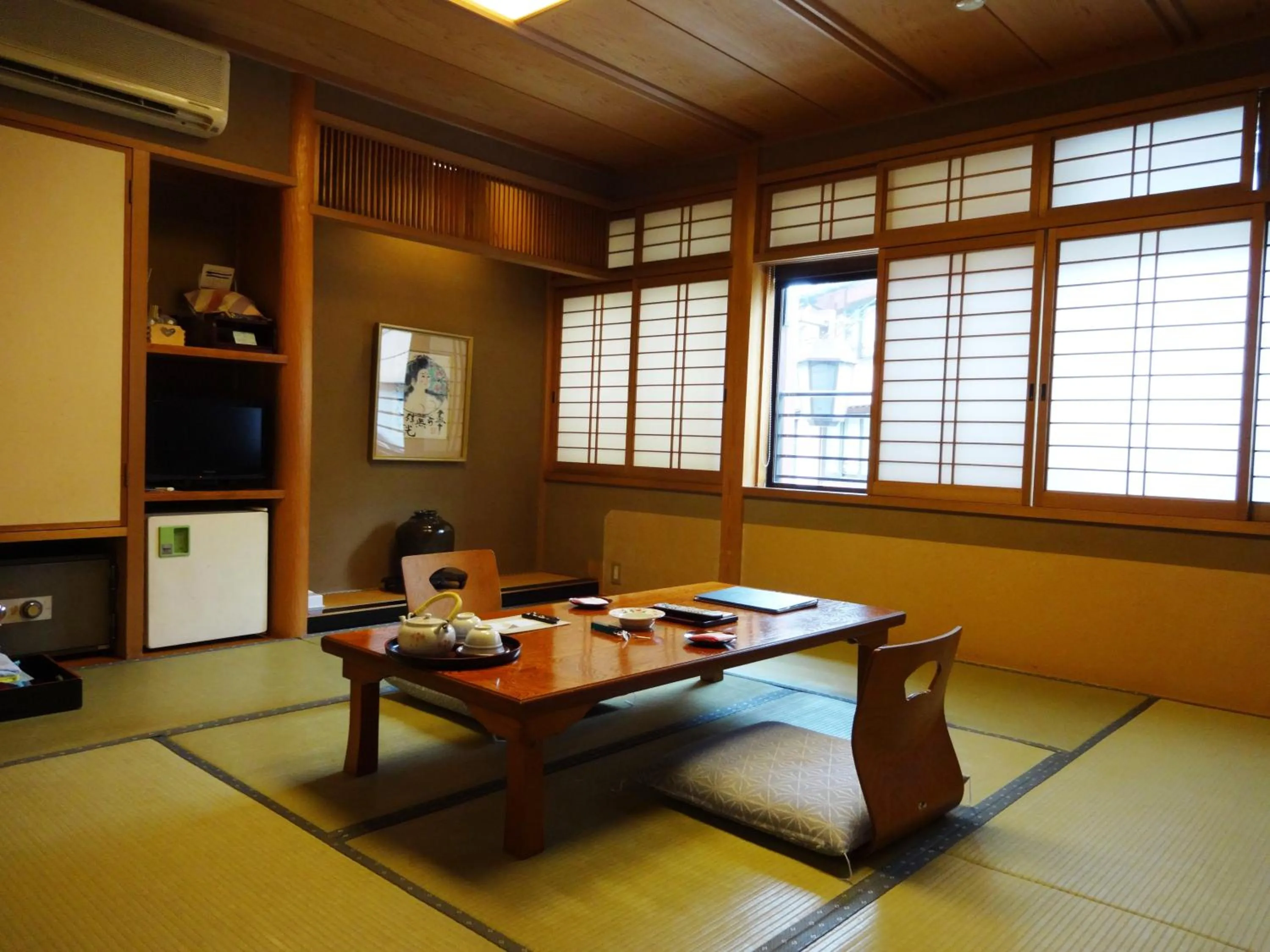 Photo of the whole room in Yamatoya