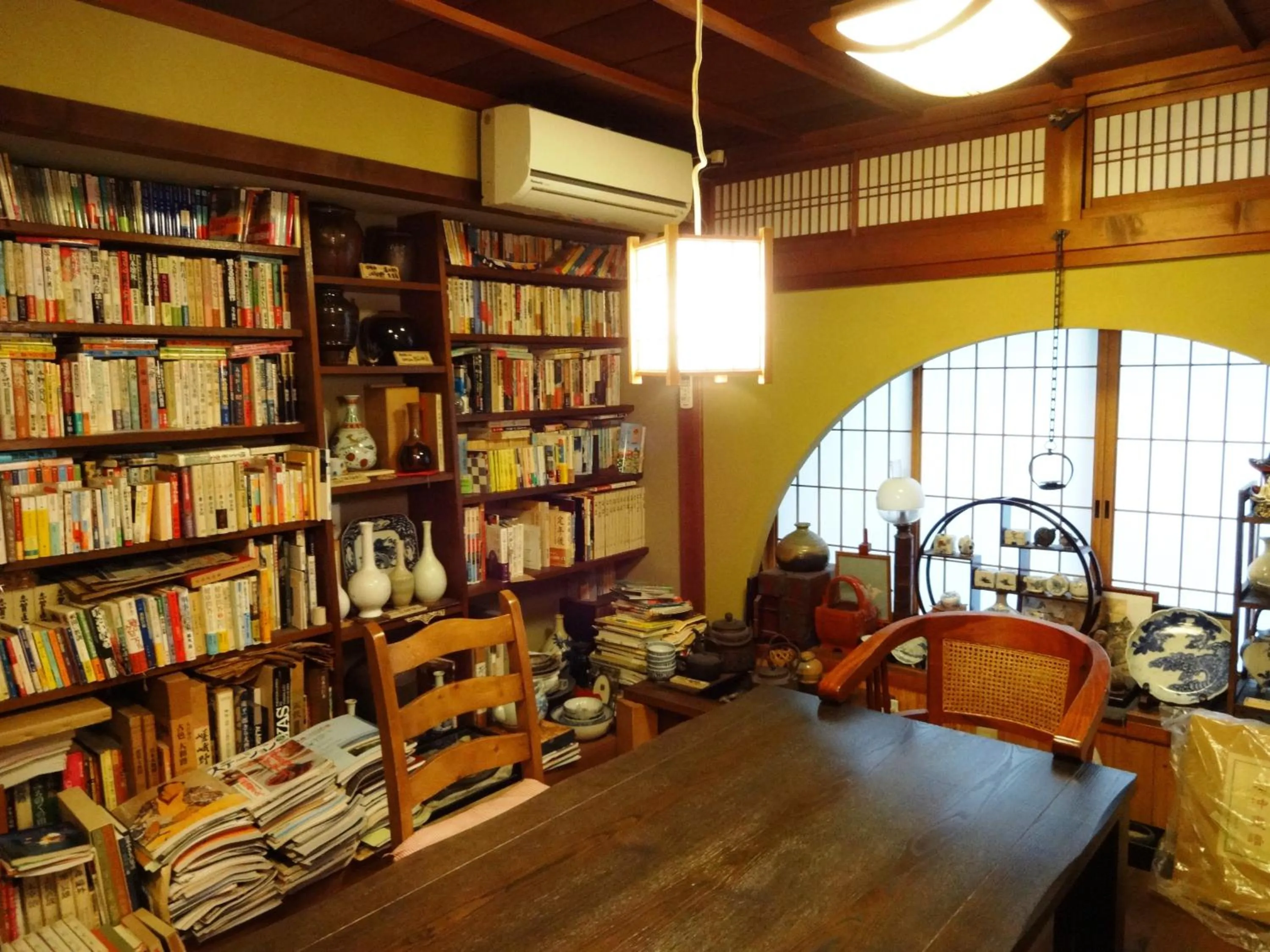 Communal lounge/ TV room in Yamatoya