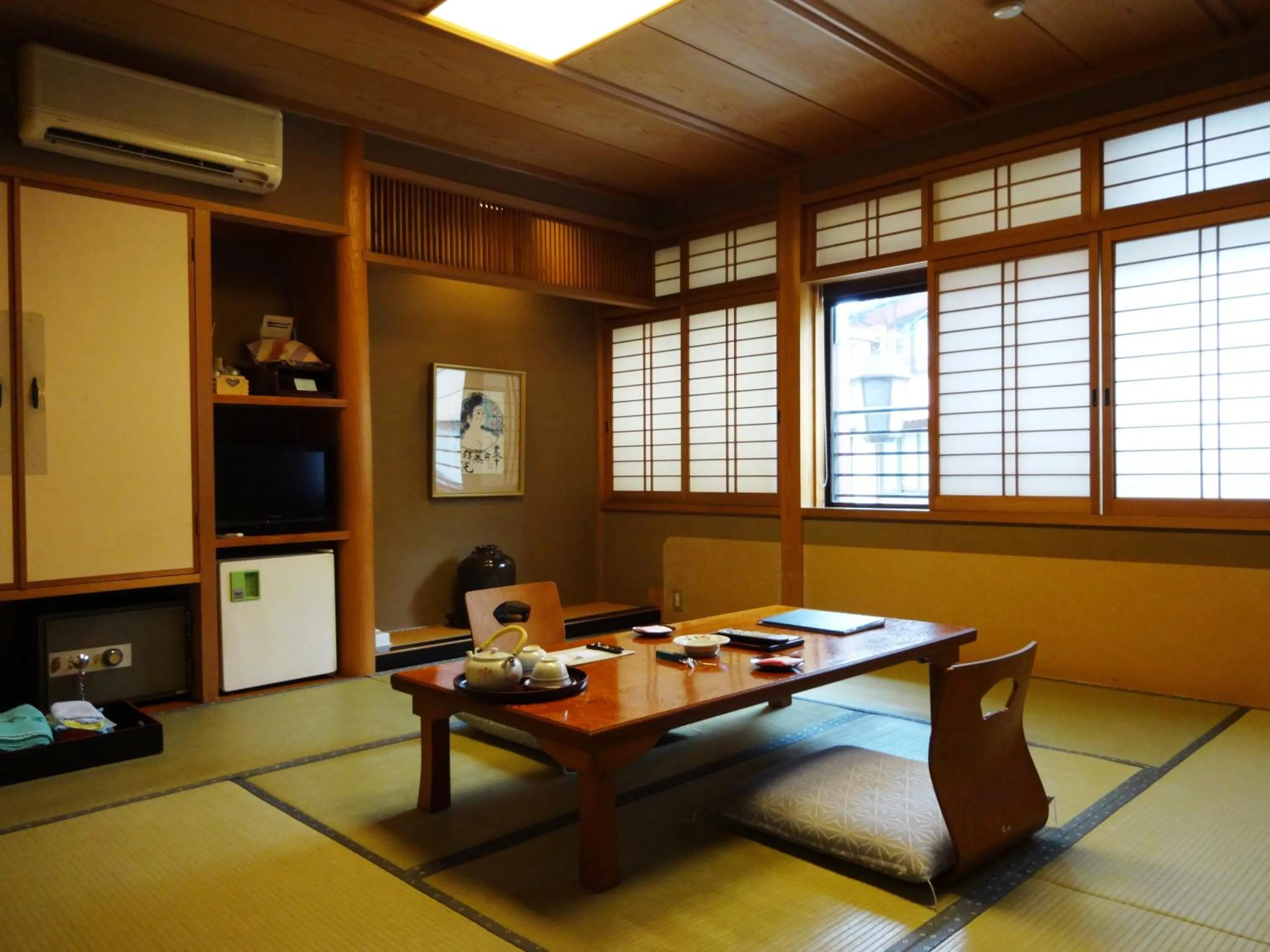 Photo of the whole room in Yamatoya