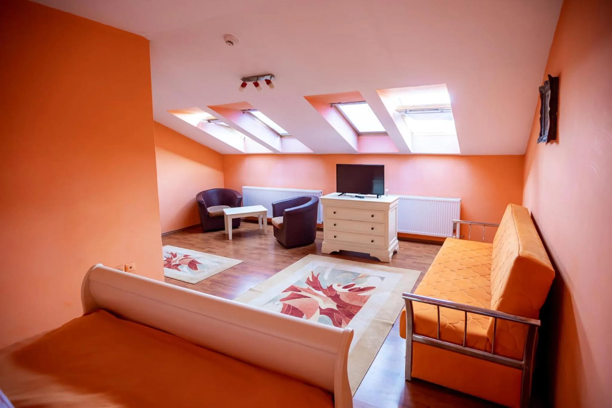 Bed in Noroc si Fericire