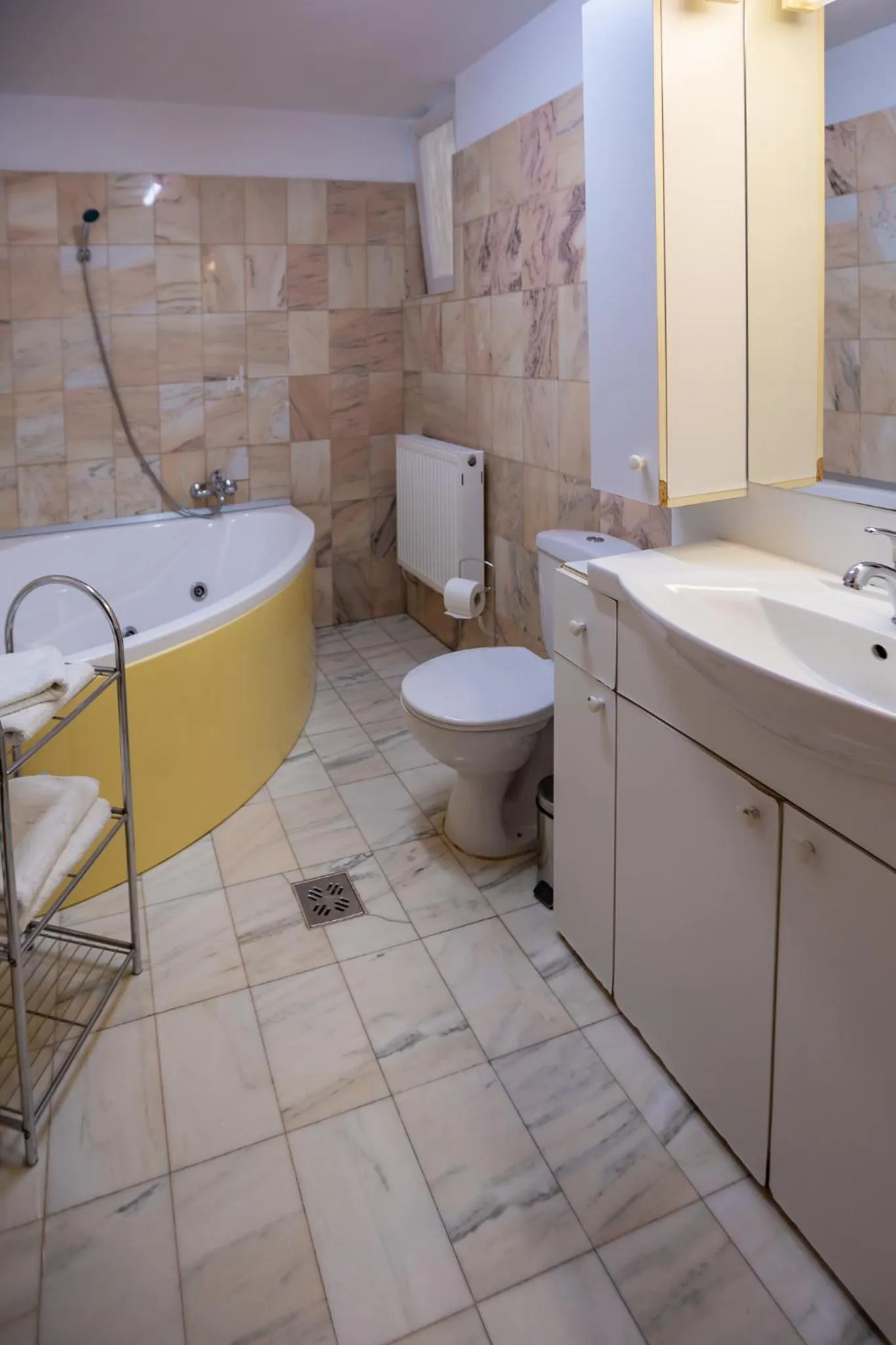 Toilet in Noroc si Fericire