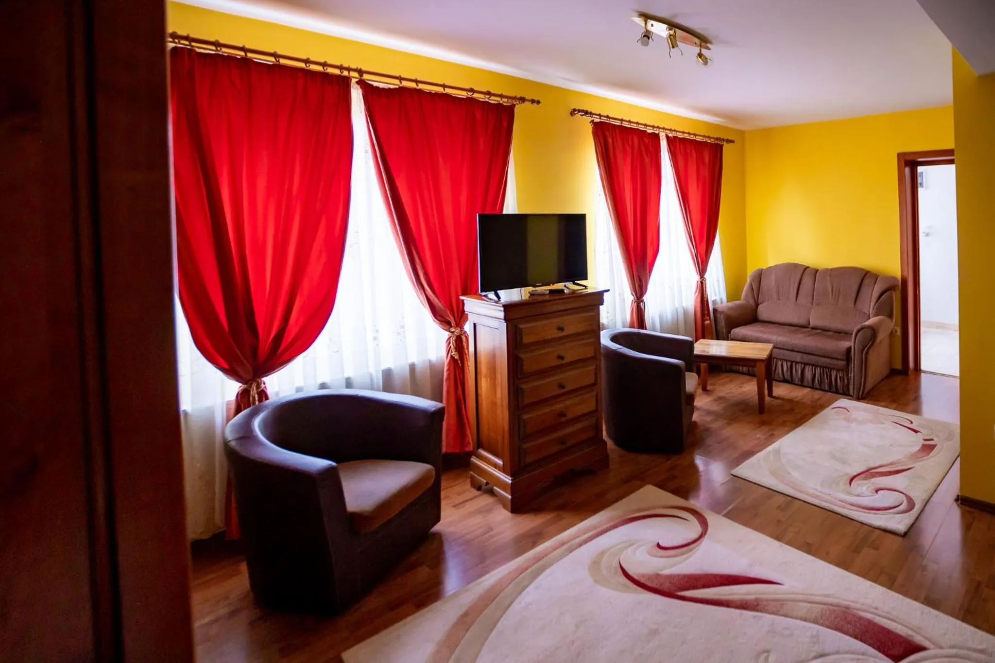 TV and multimedia, Bed in Noroc si Fericire