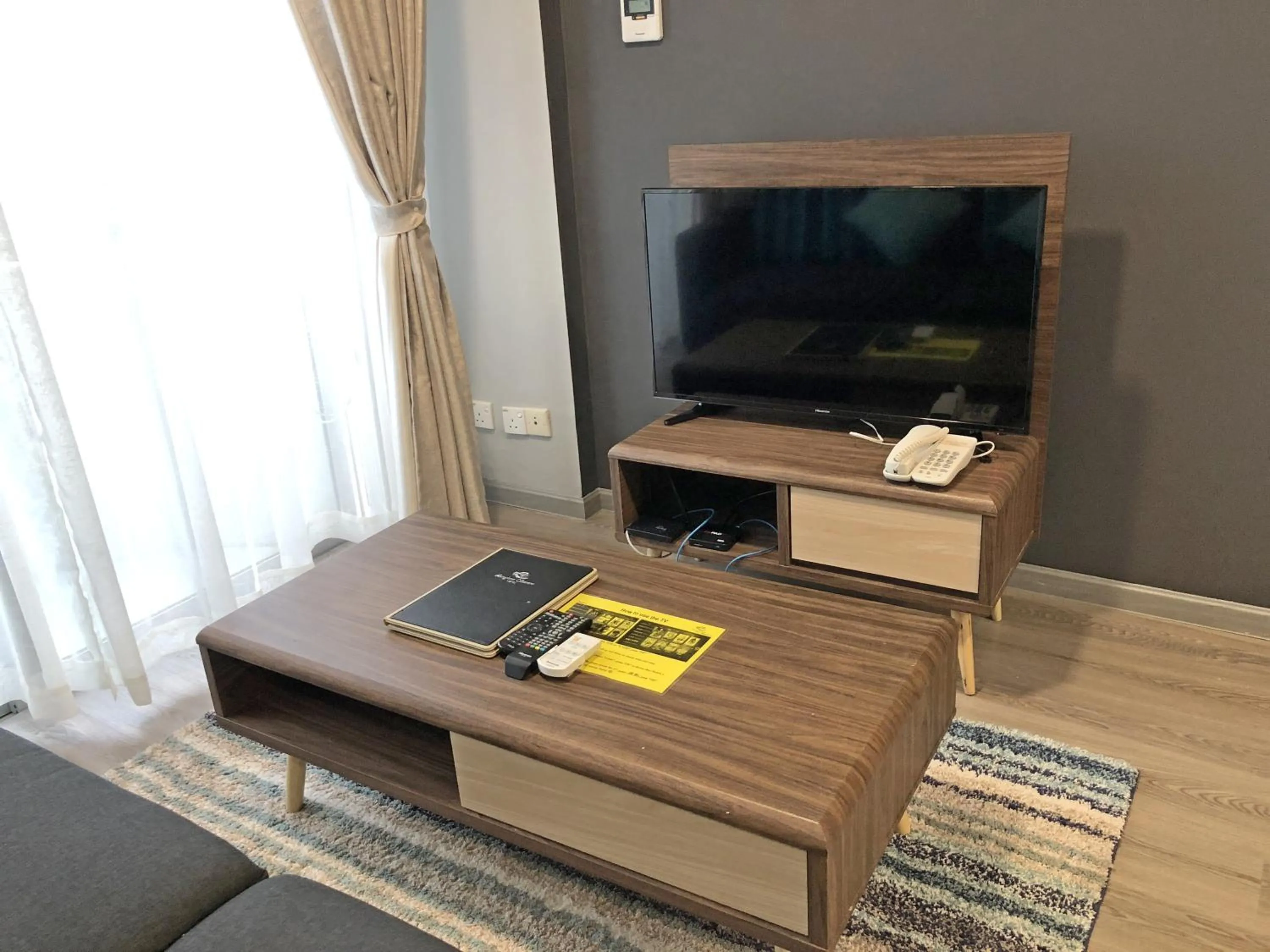 TV and multimedia in Seaview Apartment