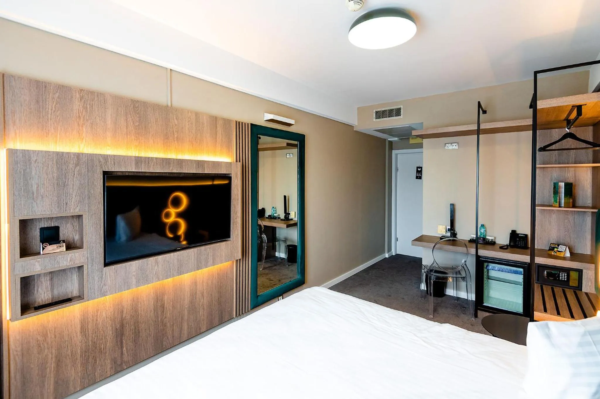 Bed in Business Hotel Conference Center & Spa