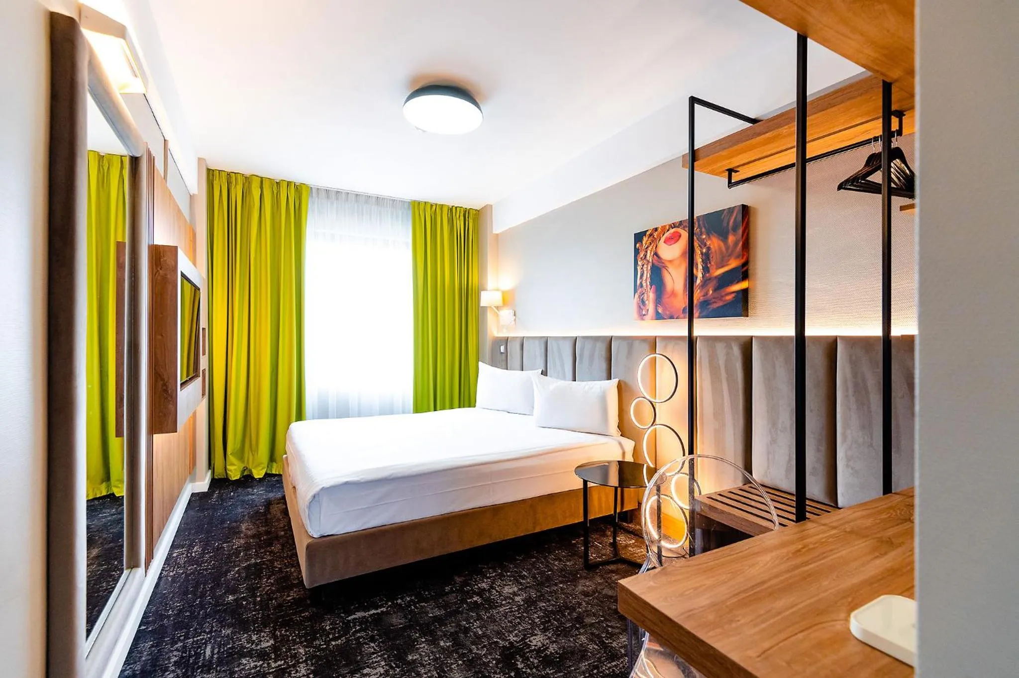 Bed in Business Hotel Conference Center & Spa