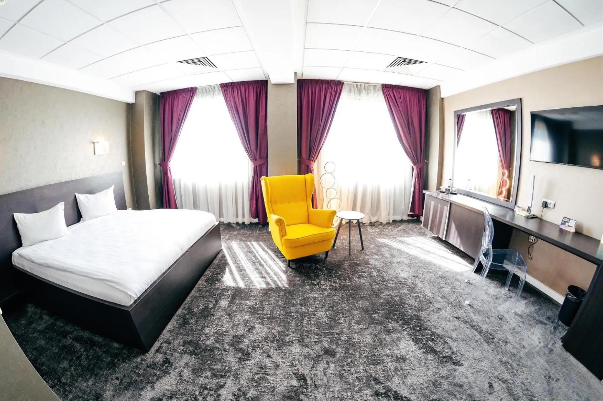 Bed in Business Hotel Conference Center & Spa