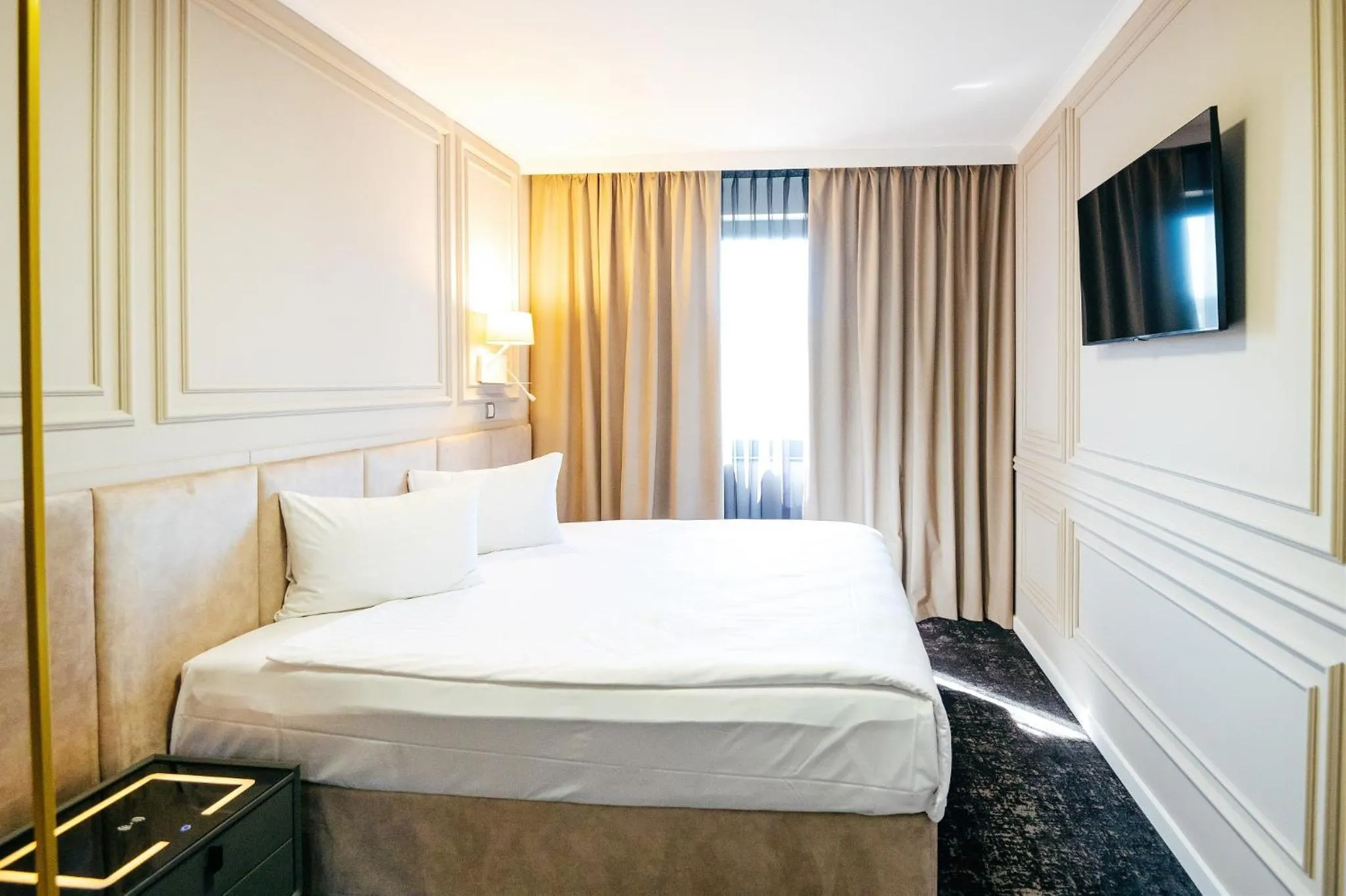 Bed in Business Hotel Conference Center & Spa