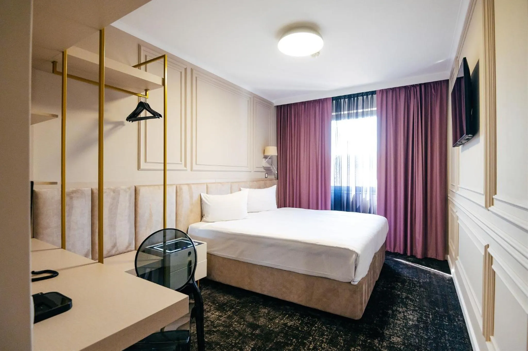 Bed in Business Hotel Conference Center & Spa