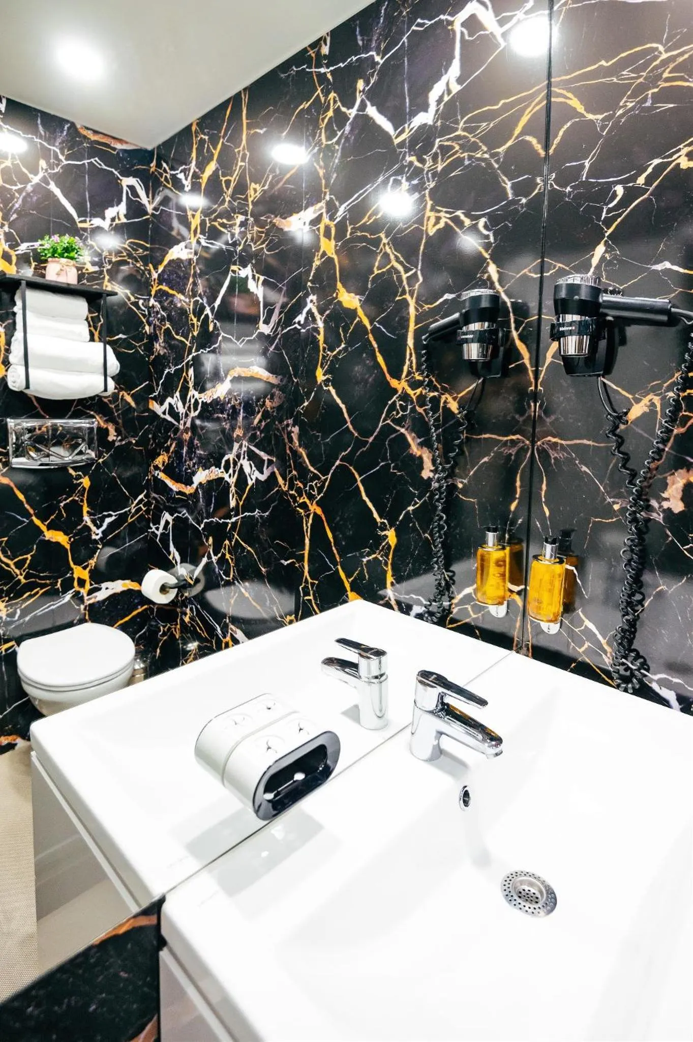 Business Hotel Conference Center & Spa