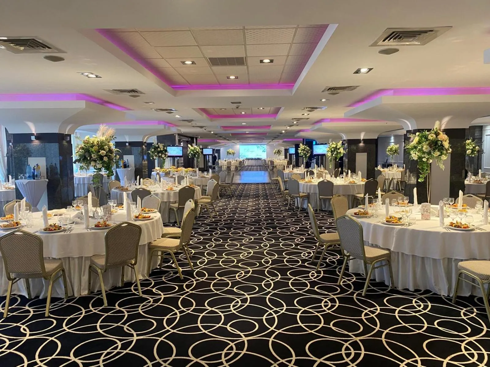 Business Hotel Conference Center & Spa