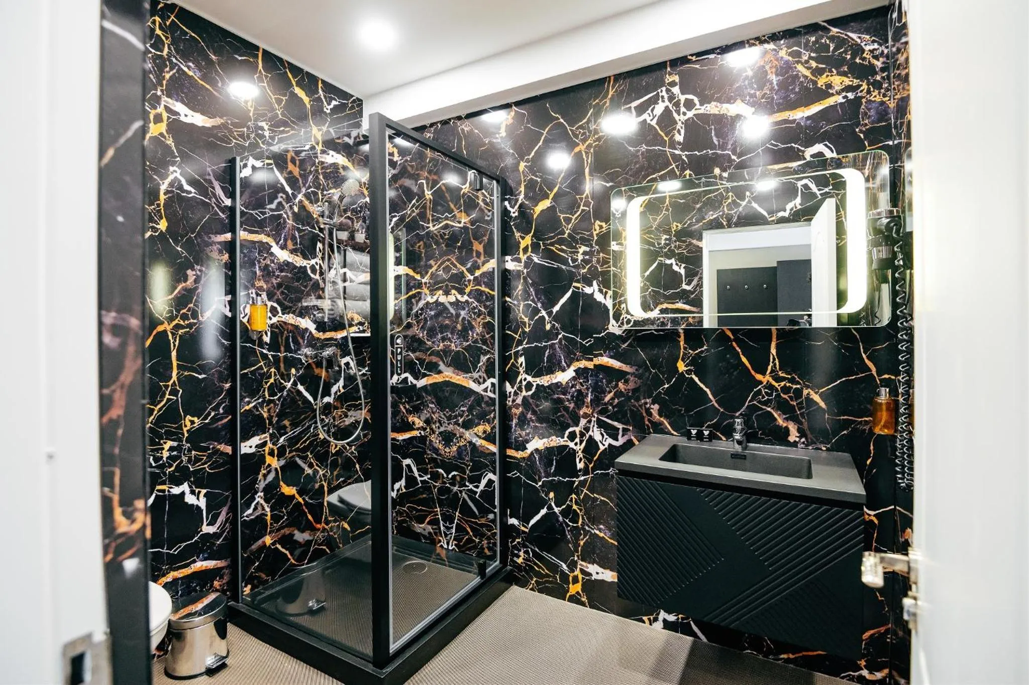 Business Hotel Conference Center & Spa