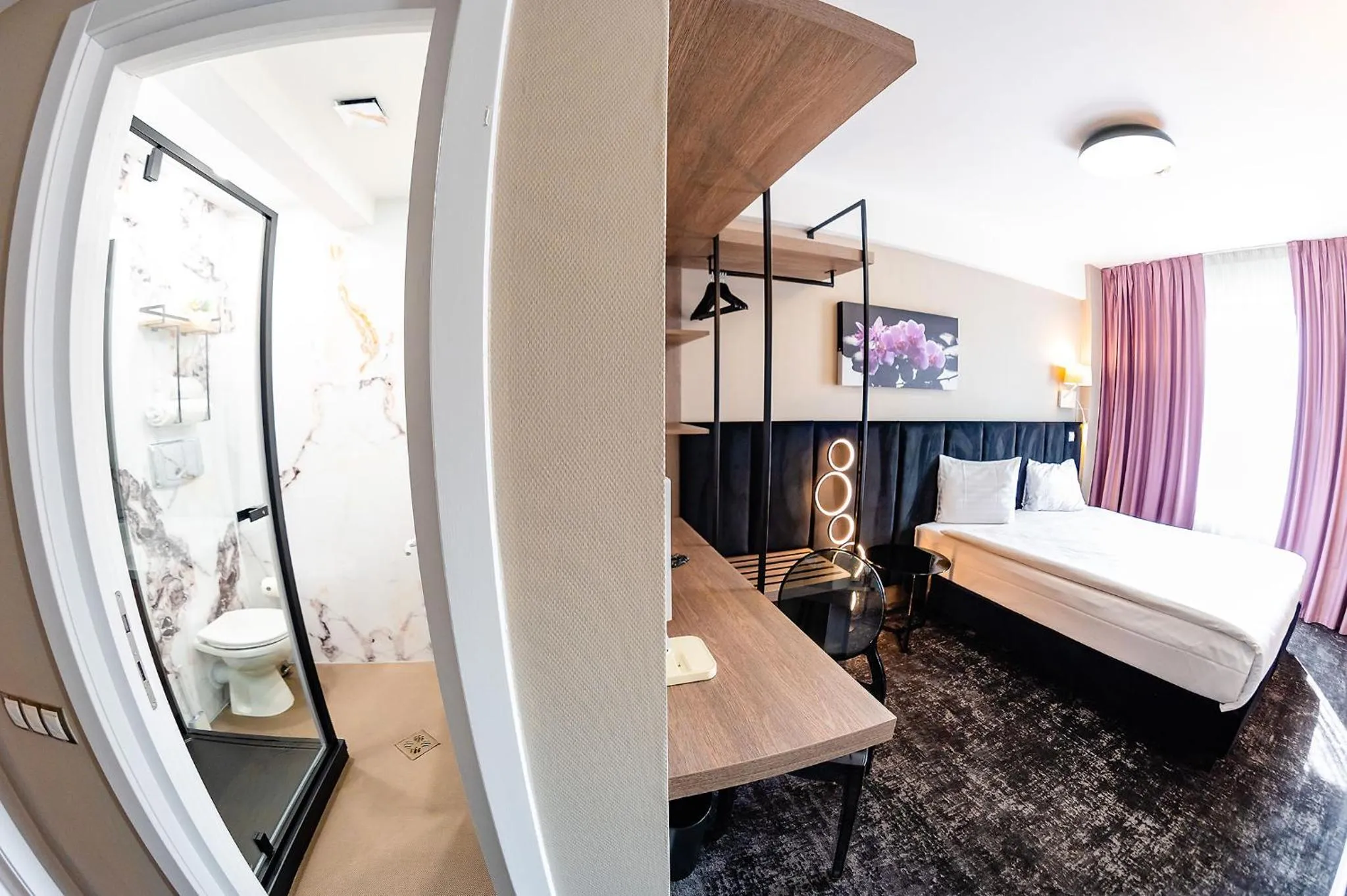 Bed in Business Hotel Conference Center & Spa