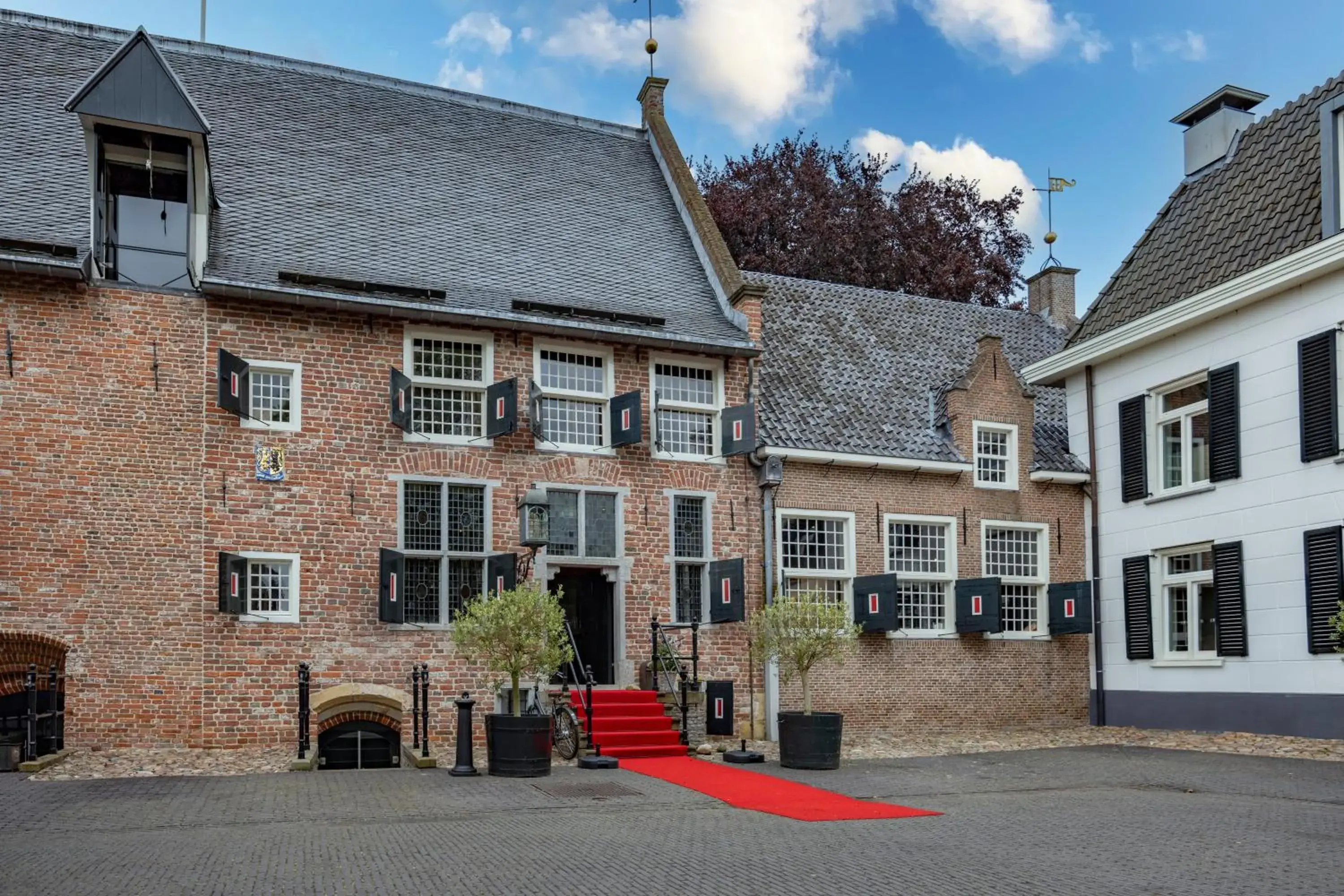 Property building in Fletcher Hotel-Restaurant Kasteel Coevorden Property building in Fletcher Hotel-Restaurant Kasteel Coevorden