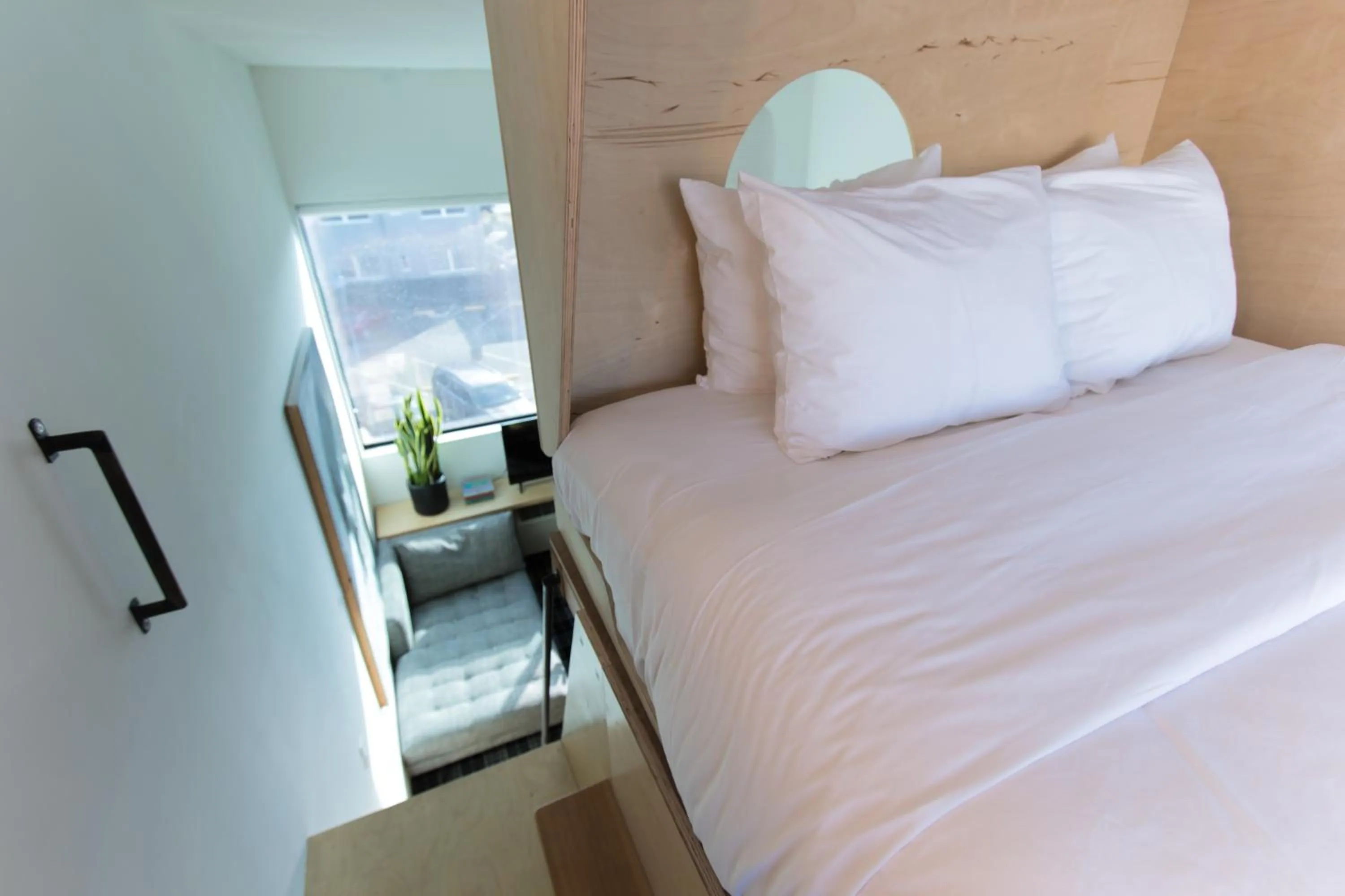 Bed in Abpopa Hillcrest