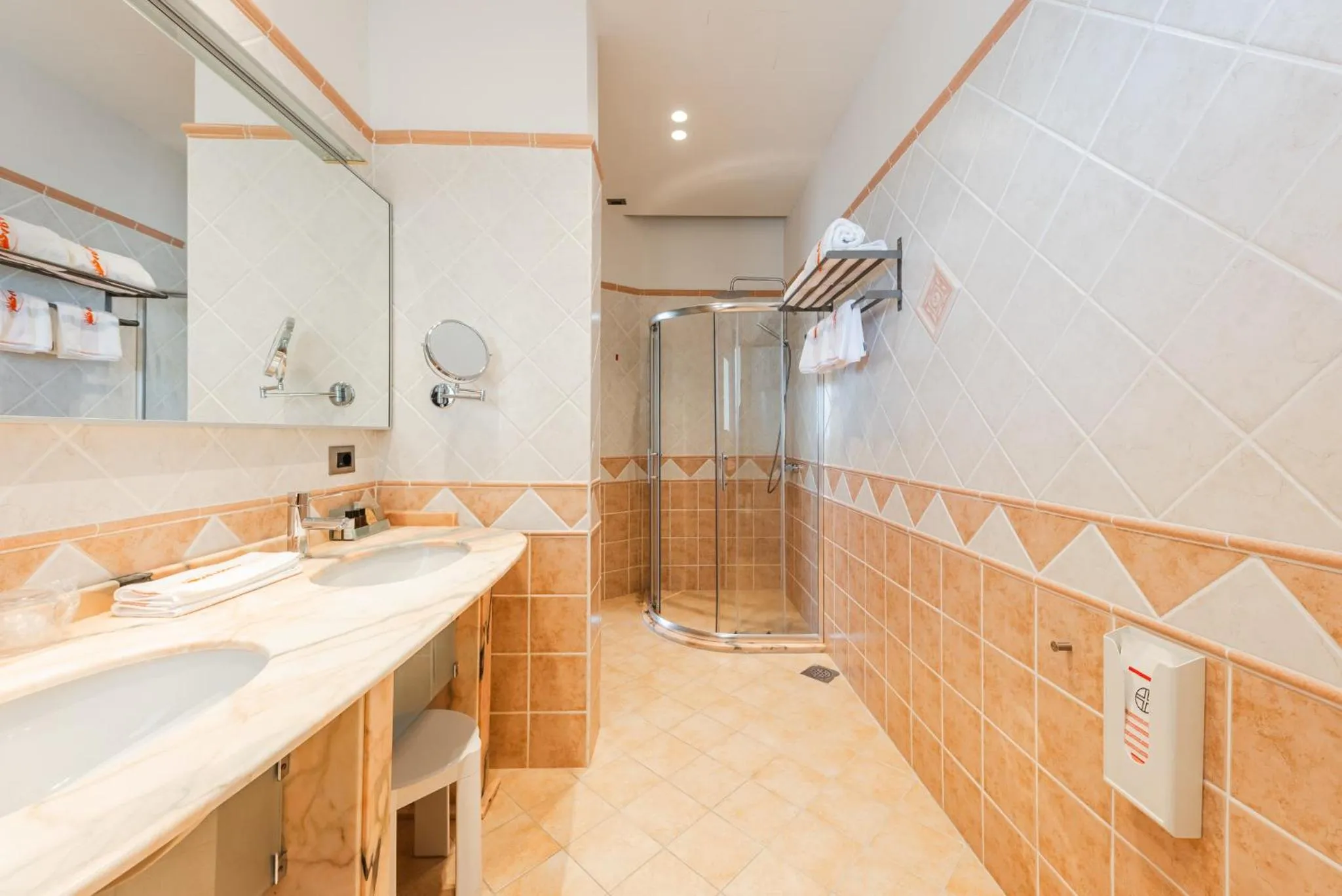 Shower in Aragosta Hotel