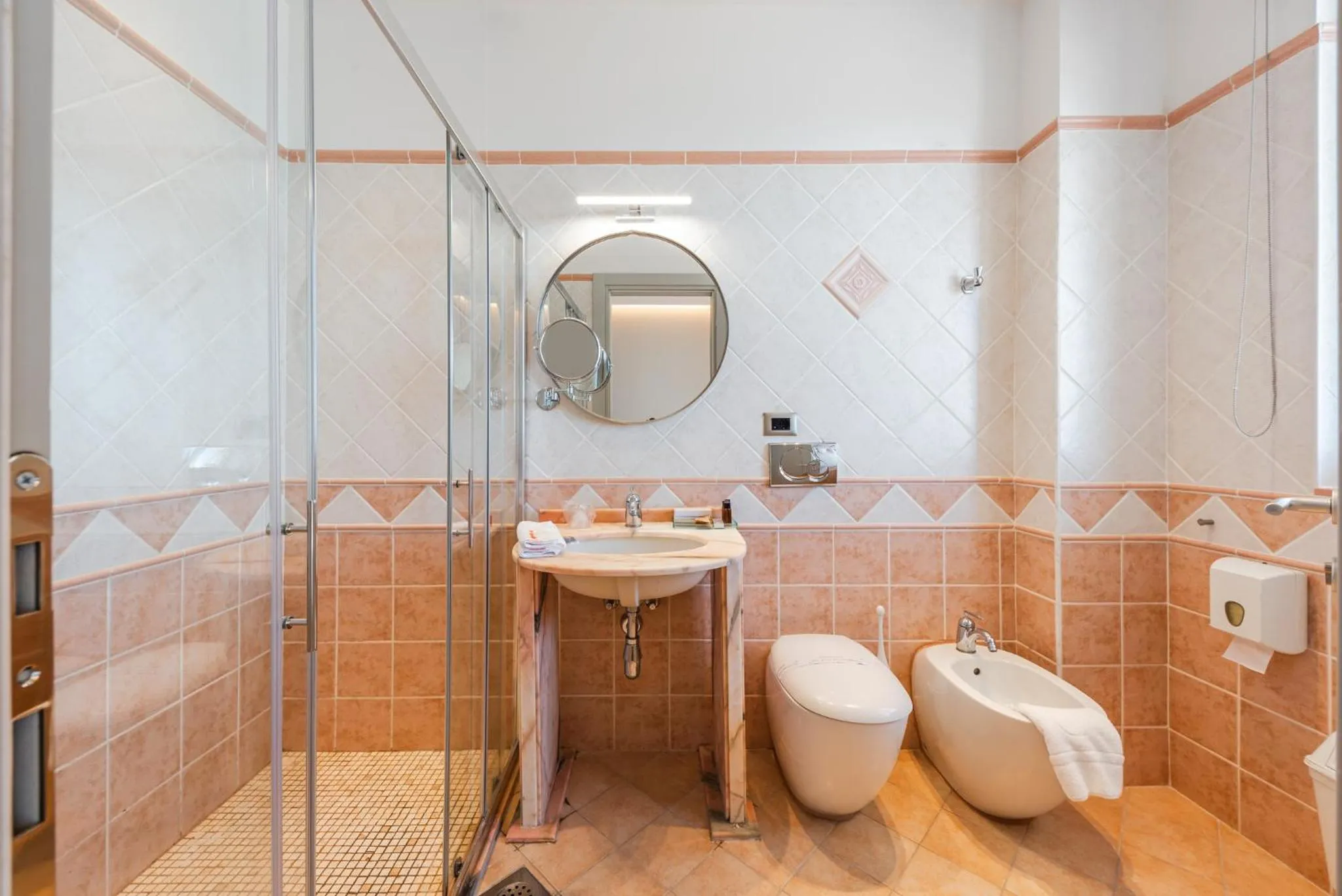 Shower in Aragosta Hotel