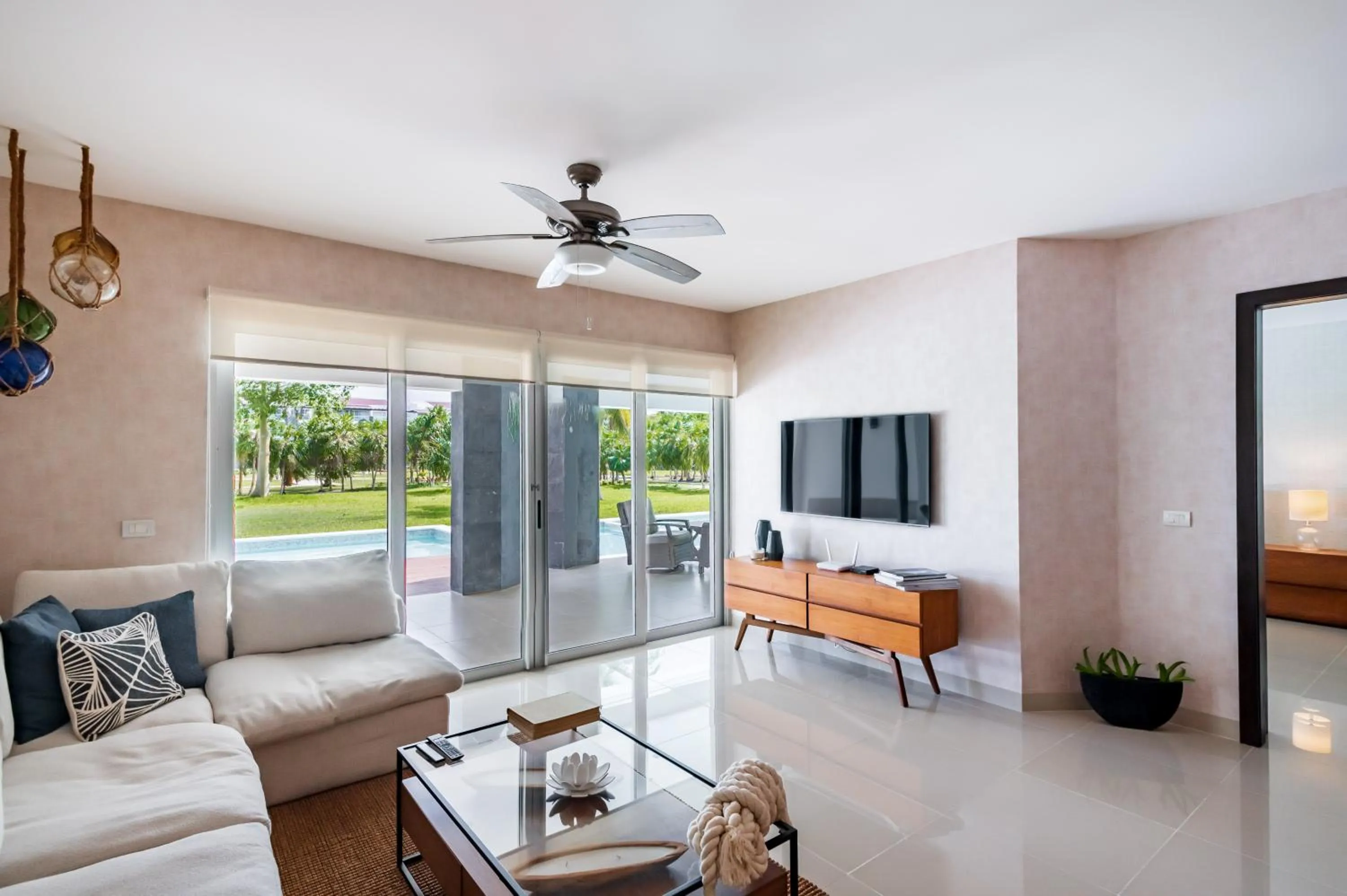 TV and multimedia in Mareazul Beach Front Condos At playa del Carmen