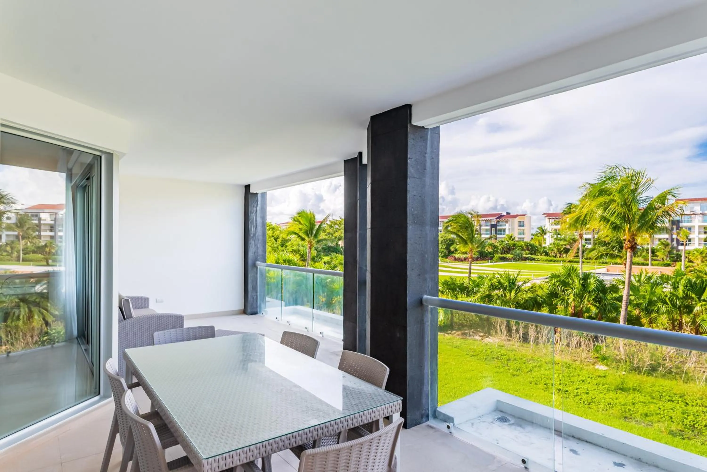 Mareazul Beach Front Condos At playa del Carmen