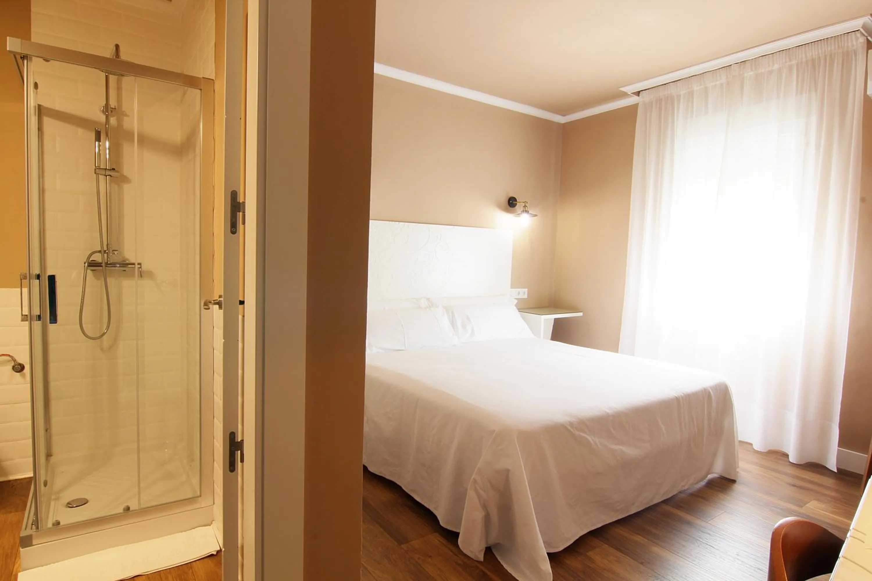 Bed in Hostal Los Castañuelos