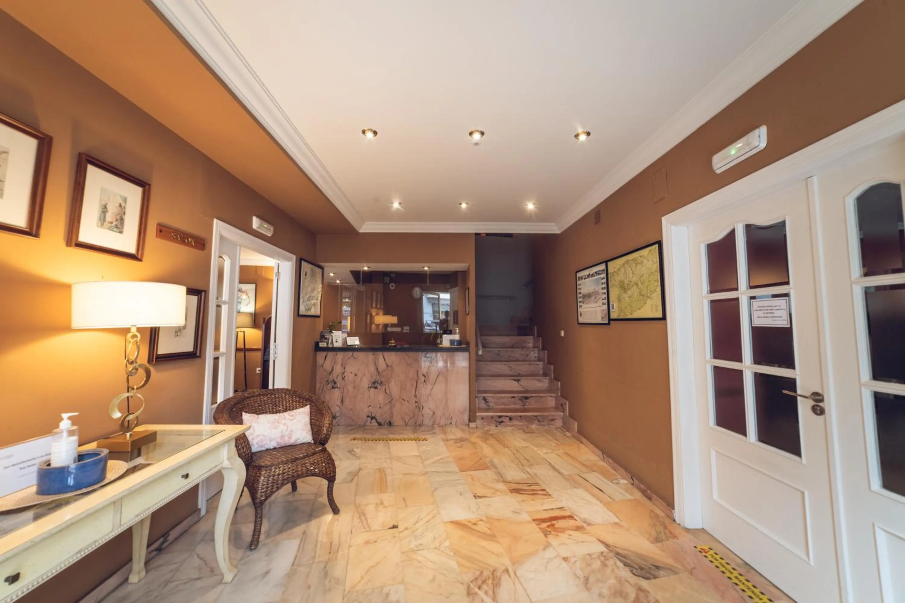 Lobby or reception in Hostal Los Castañuelos