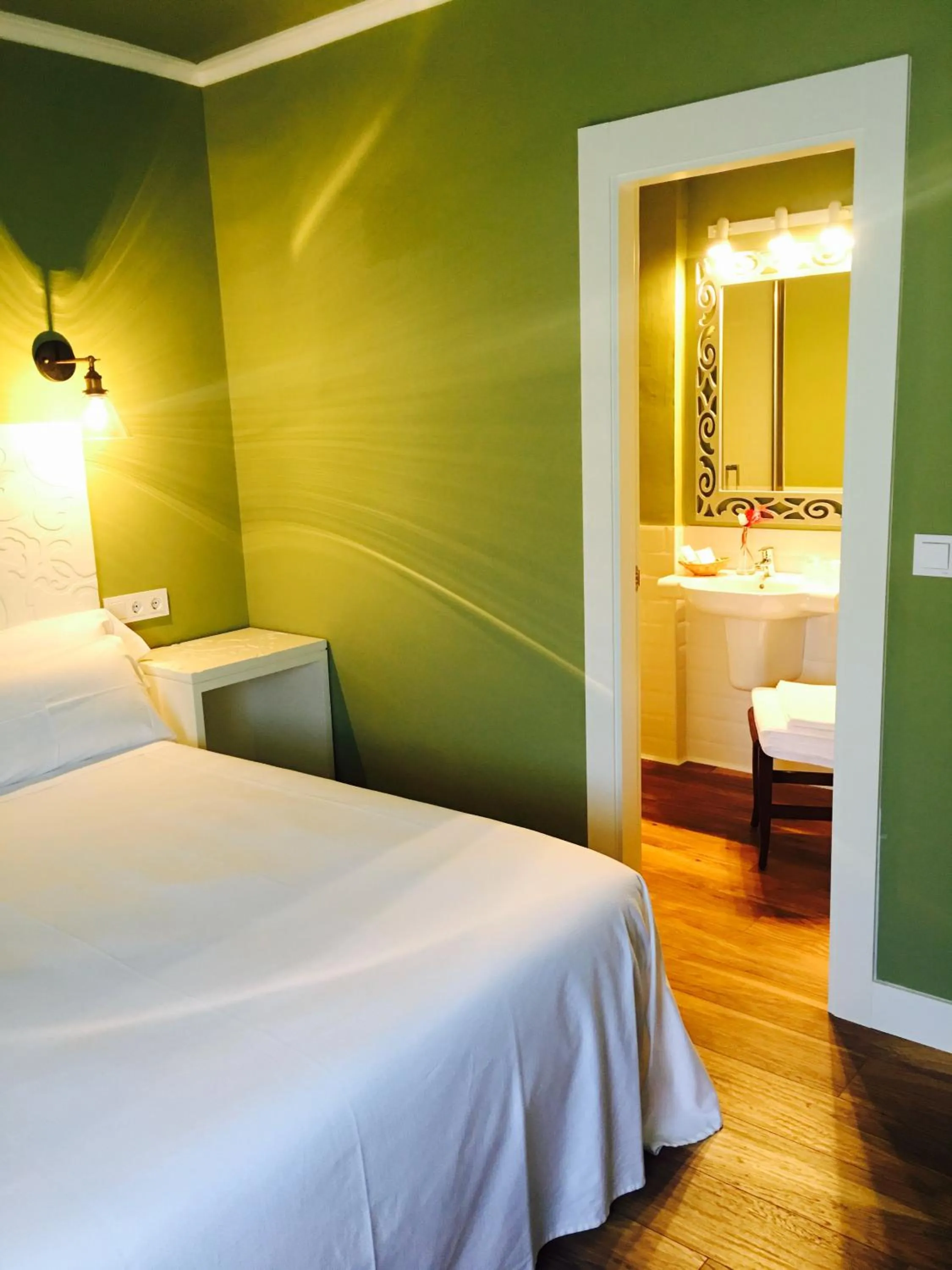 Bed in Hostal Los Castañuelos