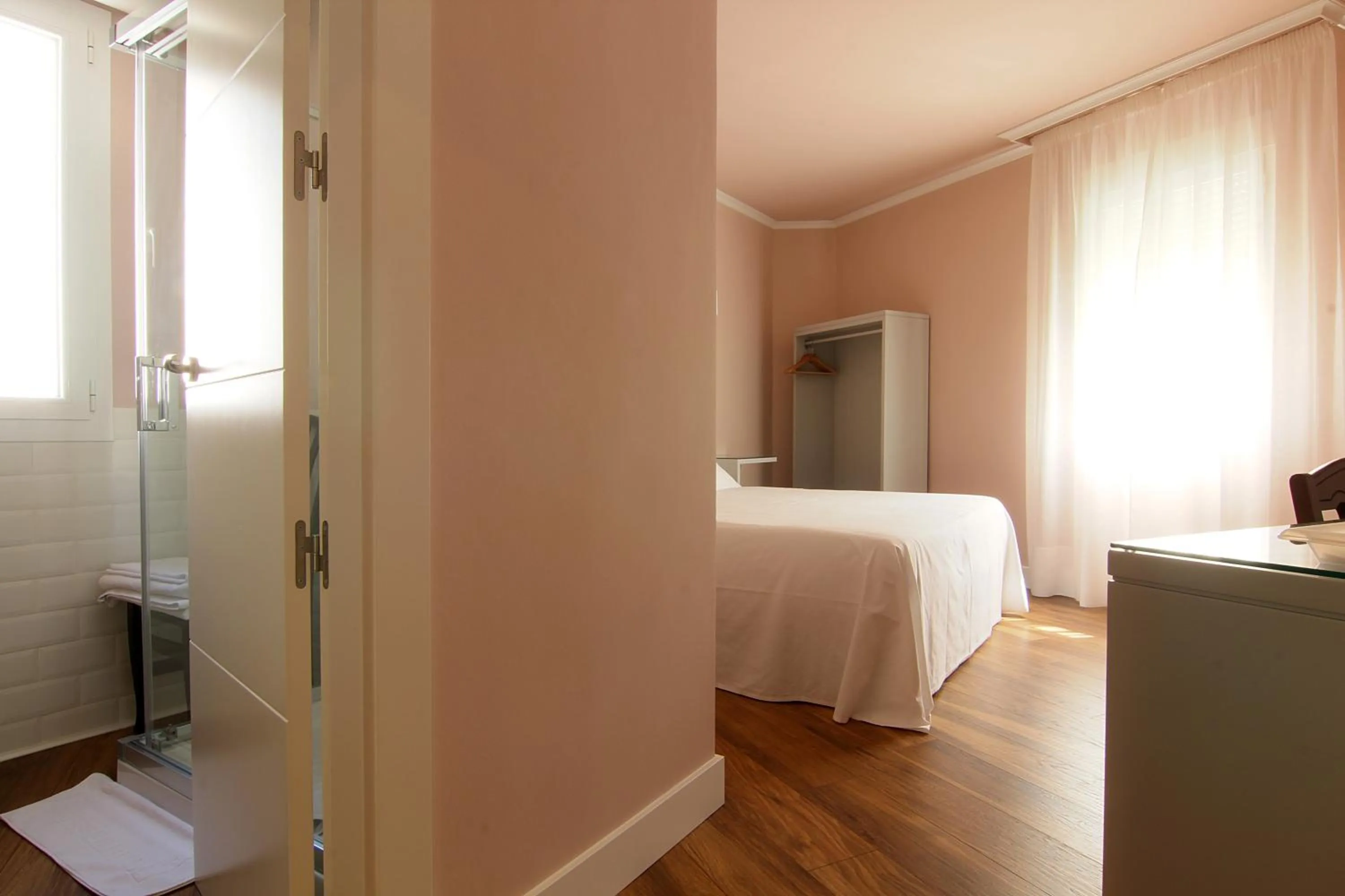 Bed in Hostal Los Castañuelos