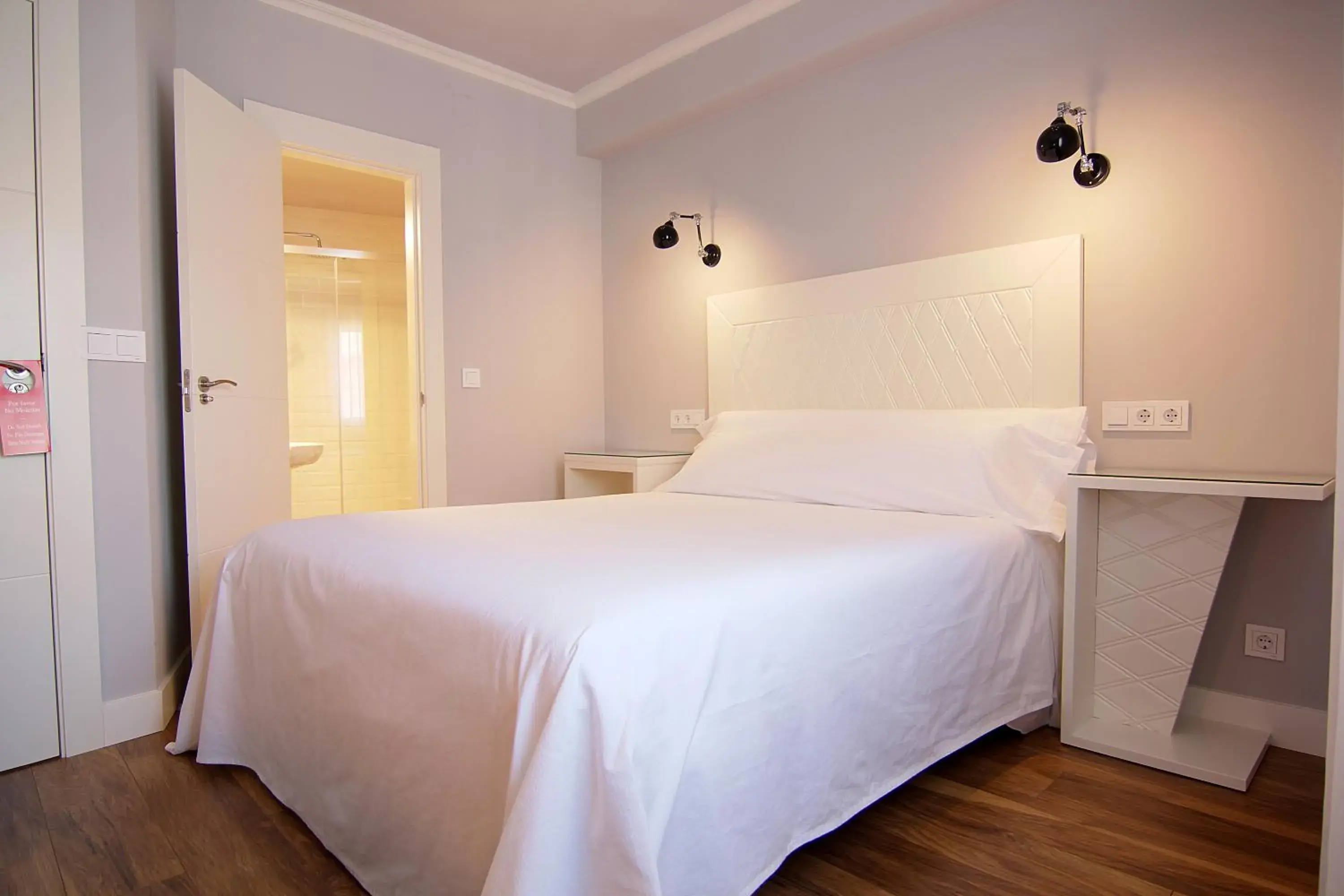Standard Double Room in Hostal Los Castañuelos Standard Double Room in Hostal Los Castañuelos