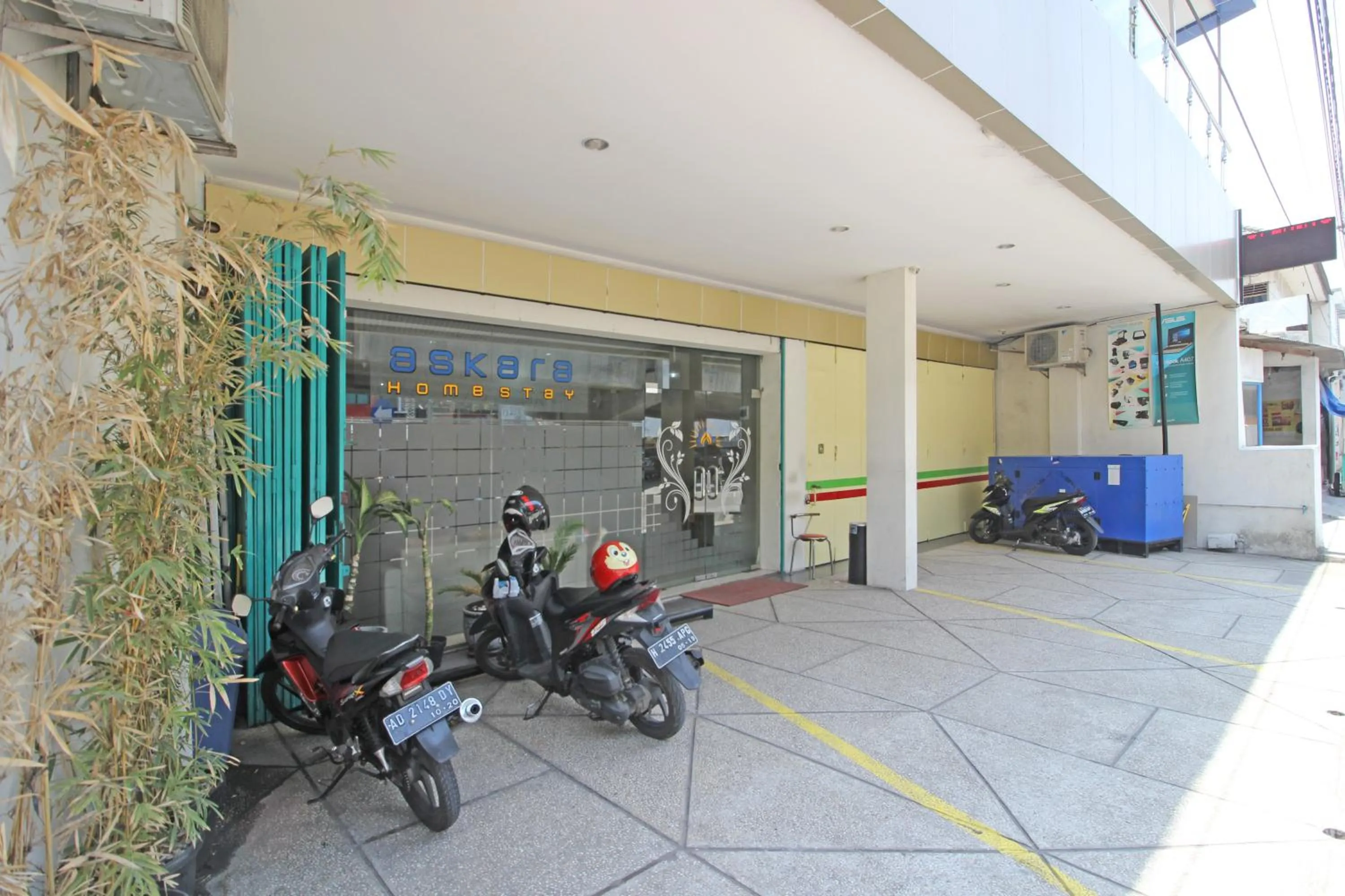 Property building in RedDoorz near UNS Solo