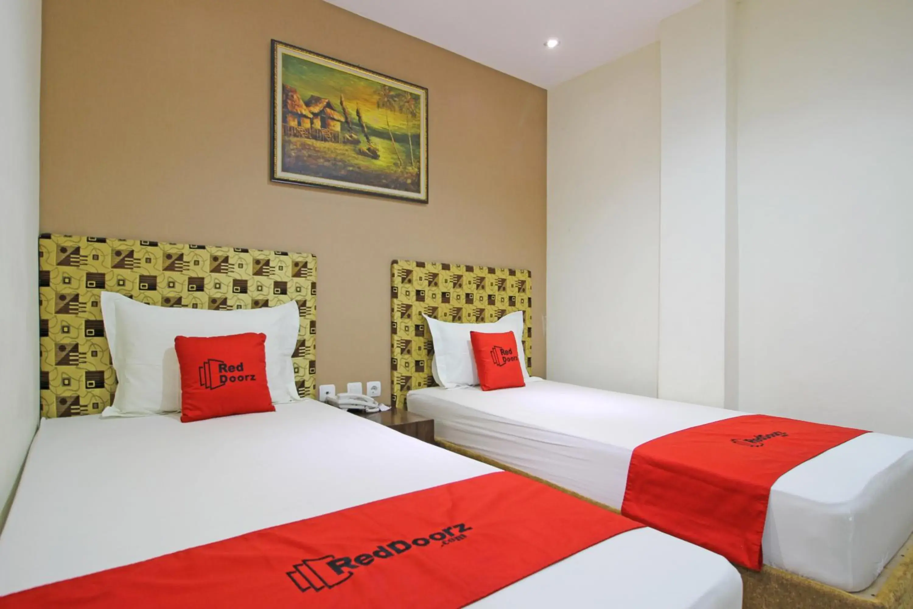 Bedroom, Bed in RedDoorz near UNS Solo Bedroom, Bed in RedDoorz near UNS Solo