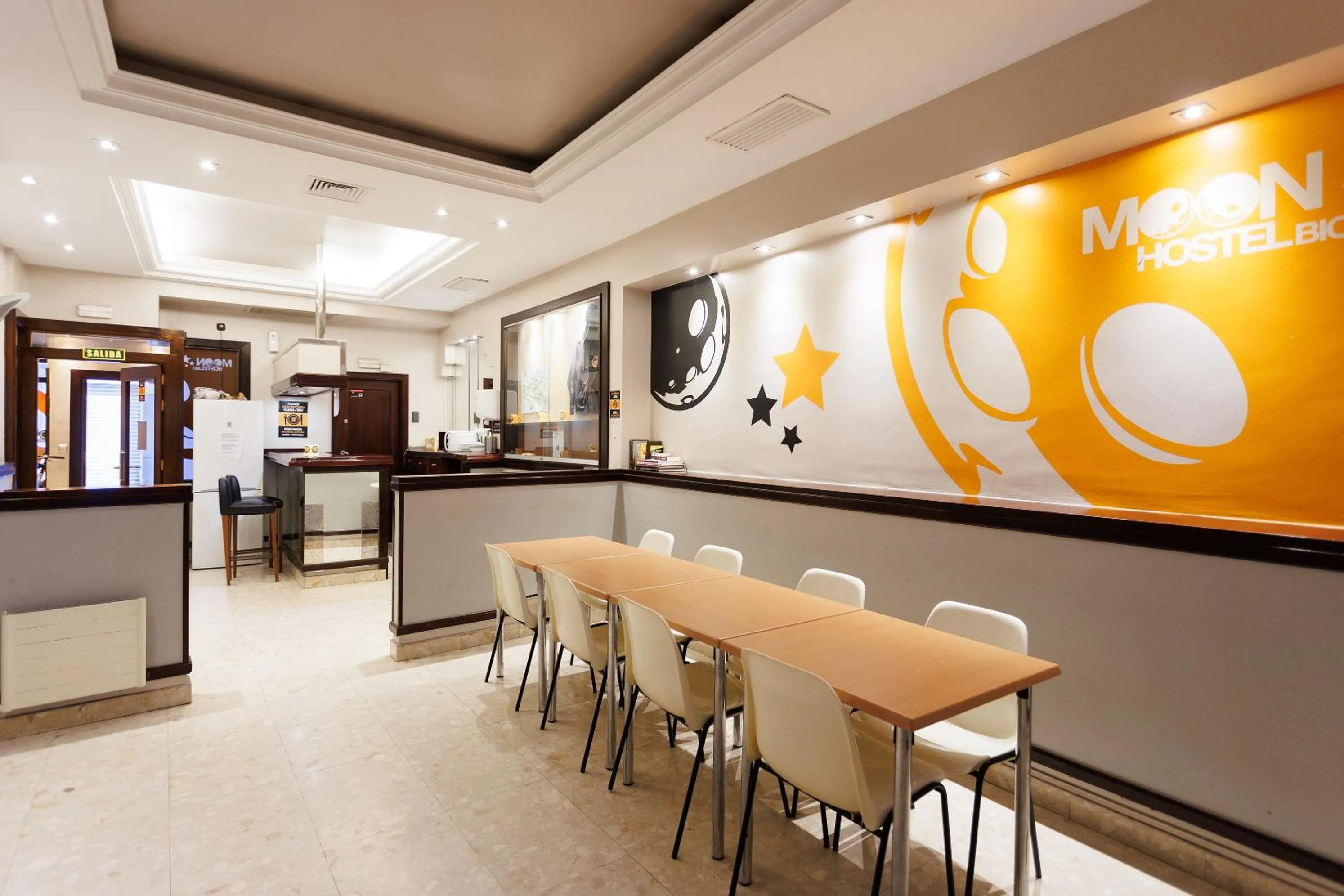 Dining area in Moon Hostel Bio
